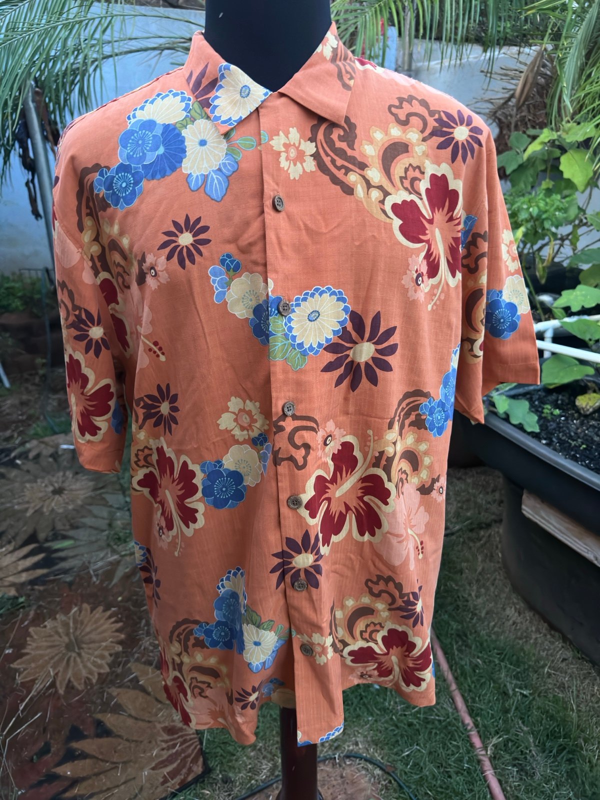 PreOwned Tommy Bahama Hawaiian Print Orange Full Button Men's Large
