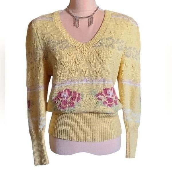 Vntg 70s Yellow Pink Floral Cable Knit Vneck Sweater Large *Fits like Small