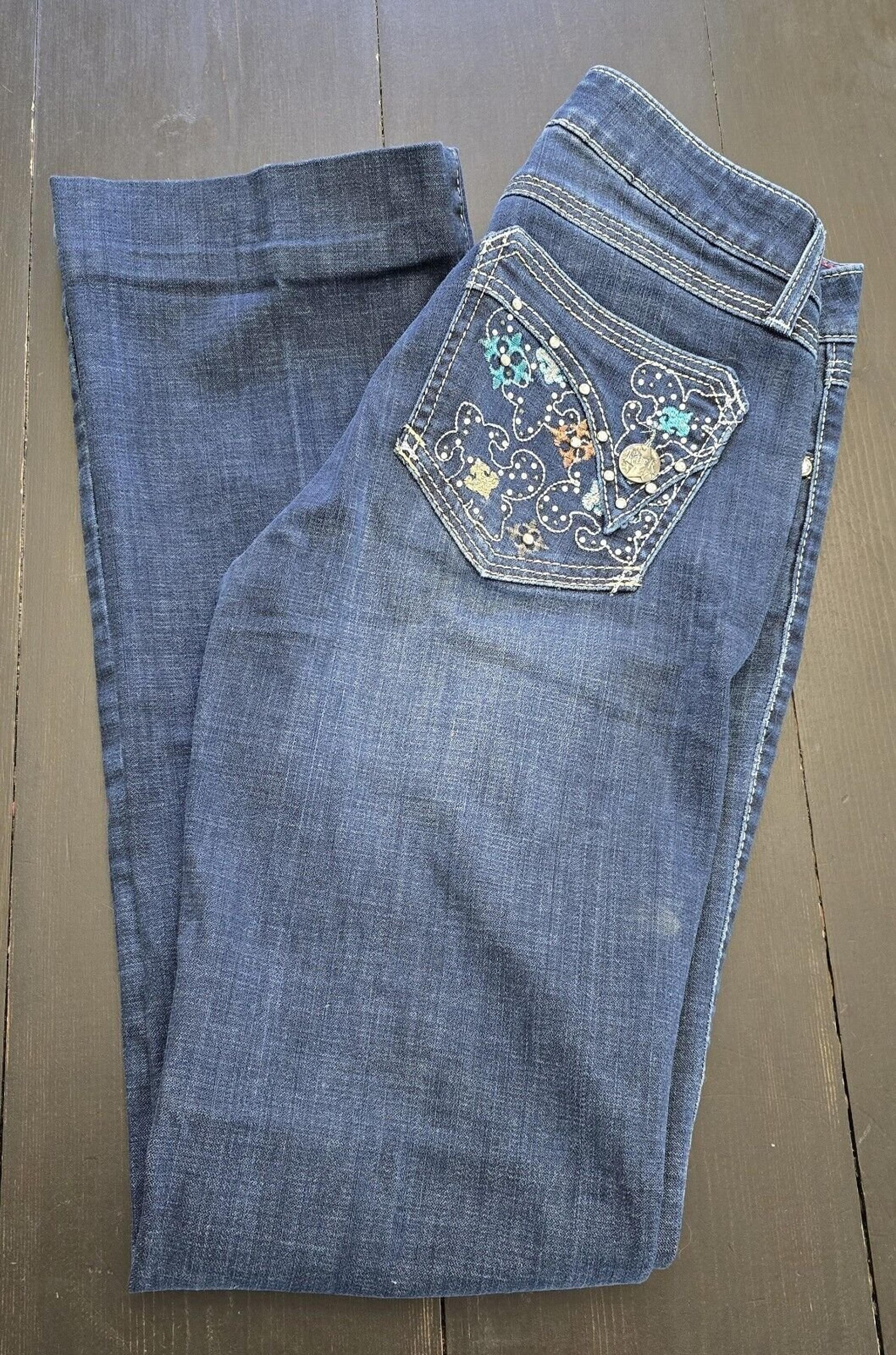 Wrangler Rock 47 Size 28x32 Low Rise Medium Wash Straight Jeans Sequins Hemmed