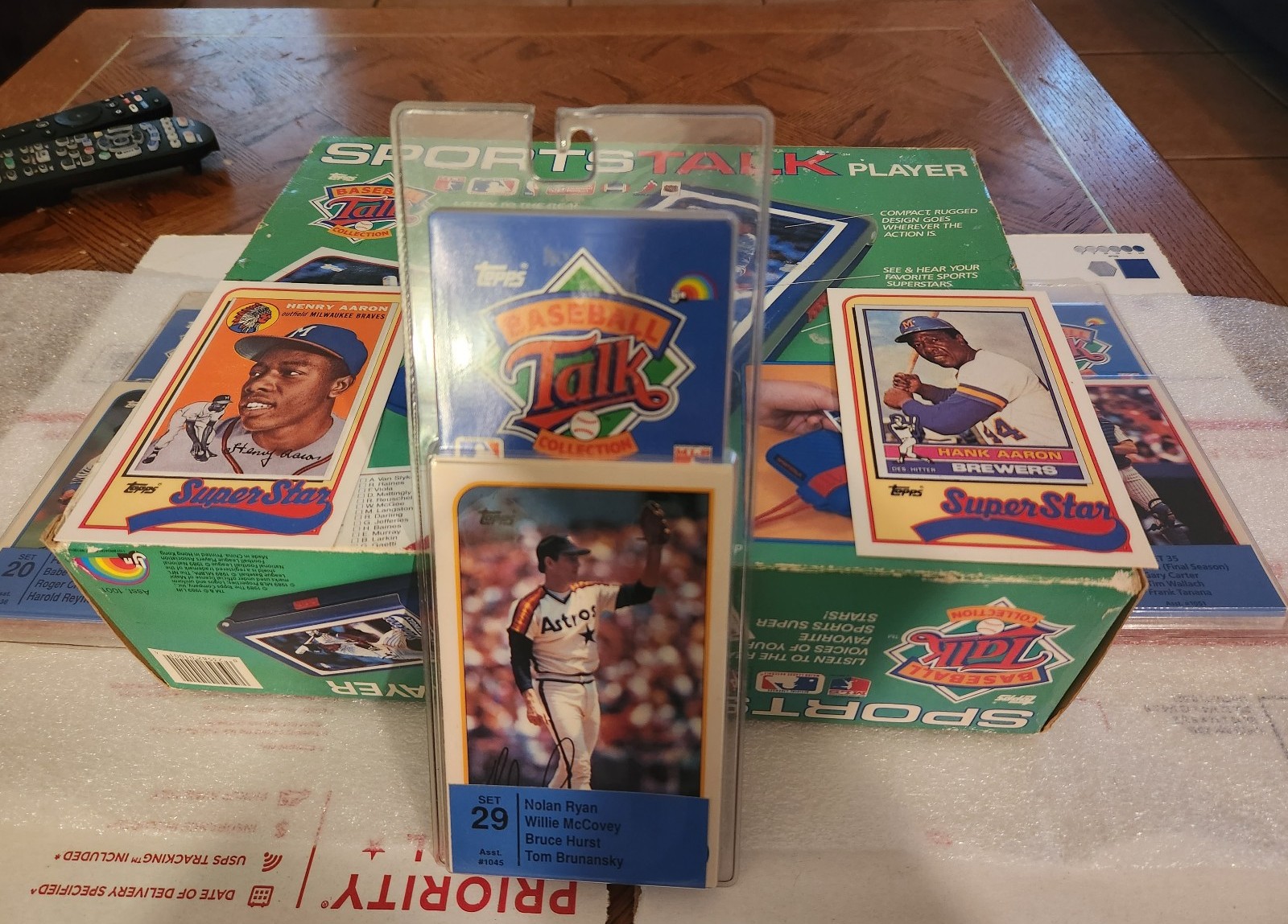 Baseball Talks SportsTalk Player in Original Box 3 Unopened Packs Hank Aaron RC