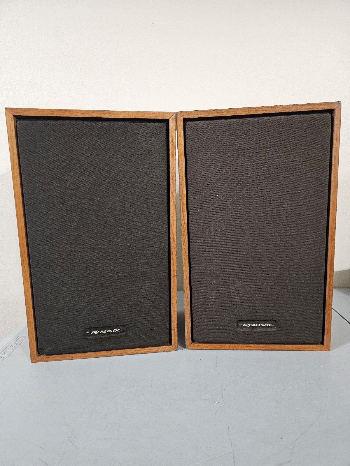 Vintage Realistic Radio Shack MC-1201 / 40-1990 Bookshelf Speakers