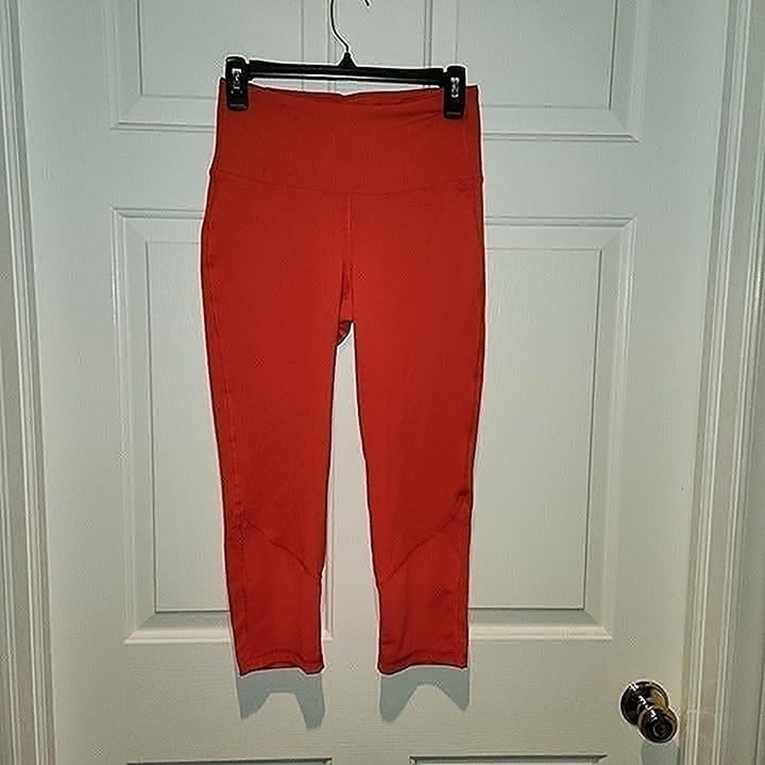 Women's sz S Old Navy Orange Athletic Leggings Capri Pocket in Waist