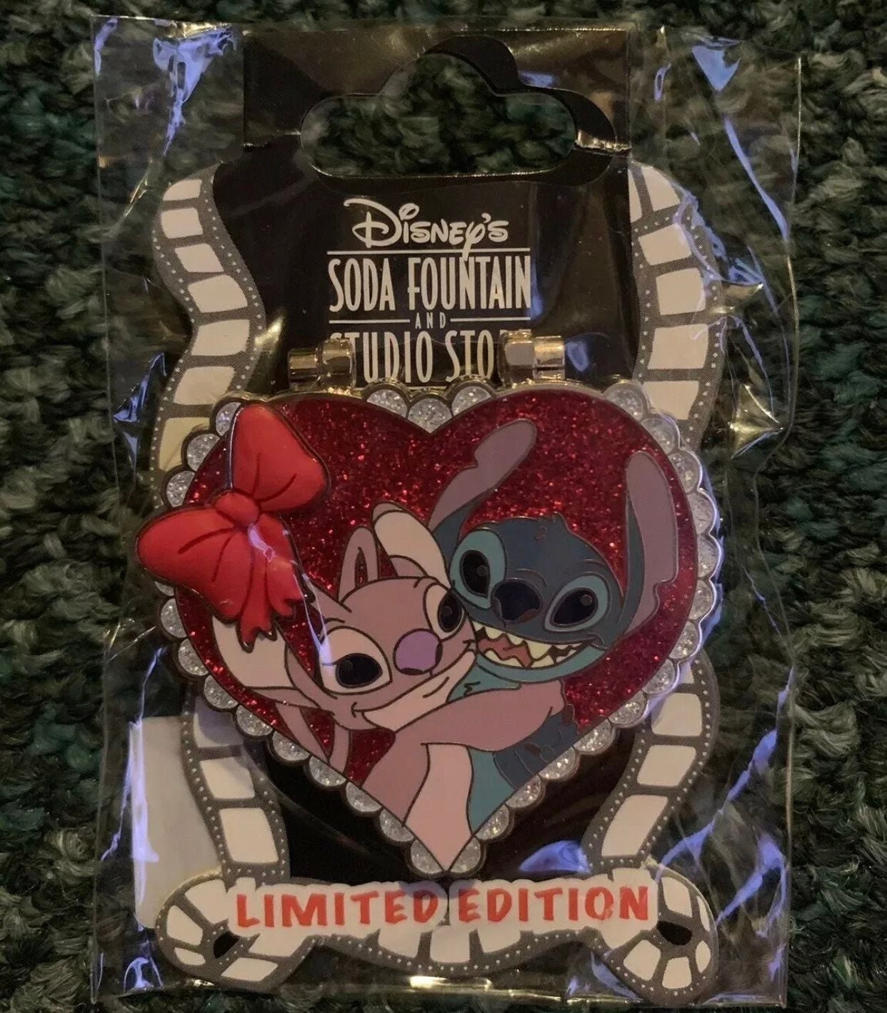 DISNEY PIN ANGEL STITCH VALENTINE CHOCOLATE HEART BOX LIMITED EDITION 300 DSSF