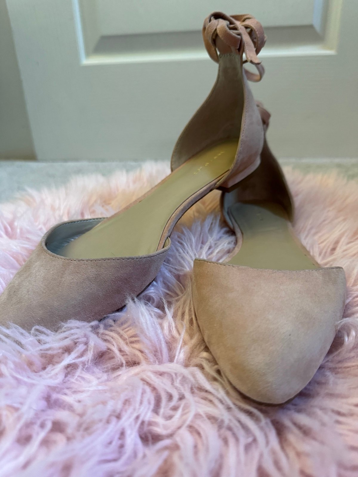 EUC Ann Taylor Zuri Suede Almond Toe Flats, 8, Pink