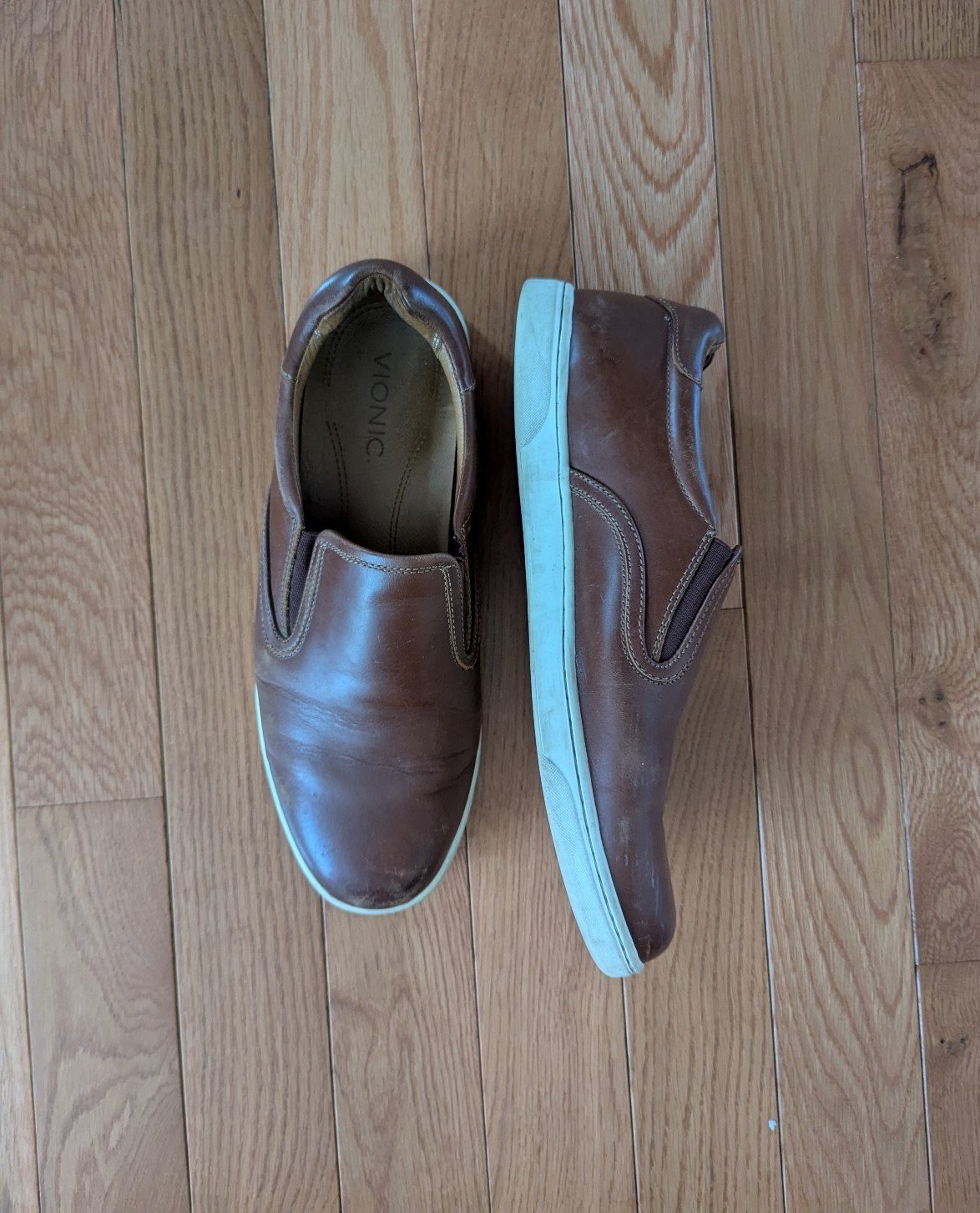 Men's Vionic Brody Slip on Leather Sneaker