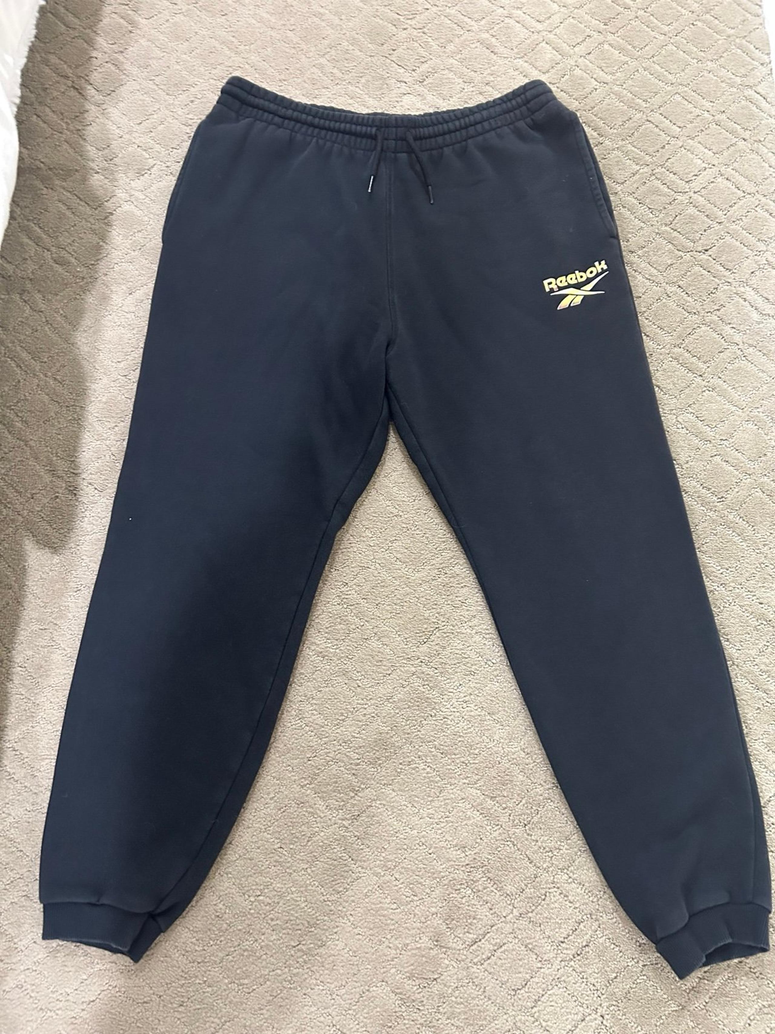 Men Reebok logo sweatpants size L