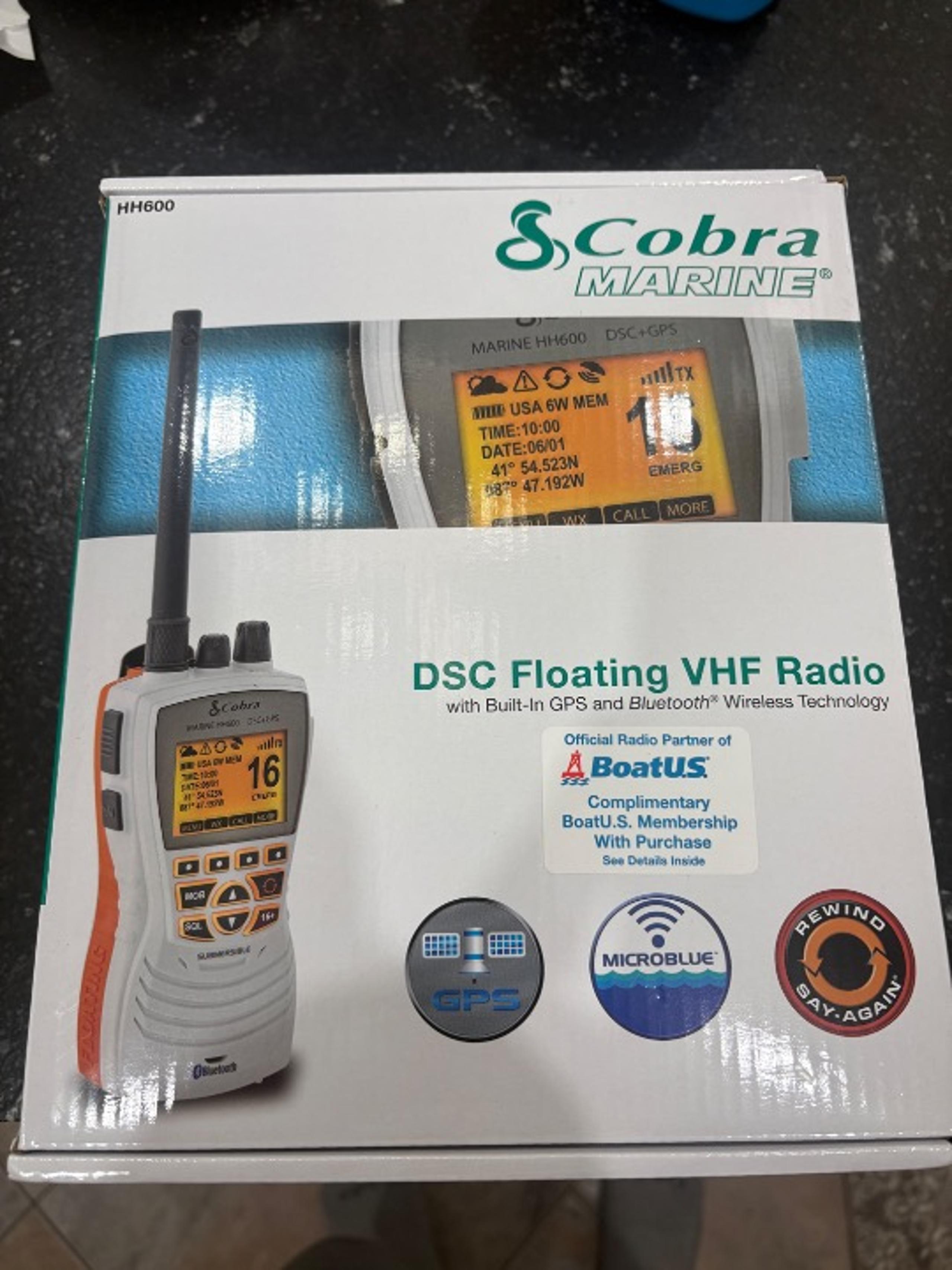 Cobra Marine HH600FLTBTGPS - Coby Electronics