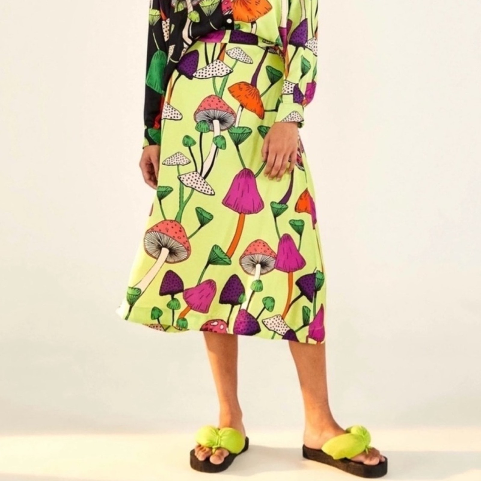 Farm Rio Lime Mushrooms Midi Skirt, size S