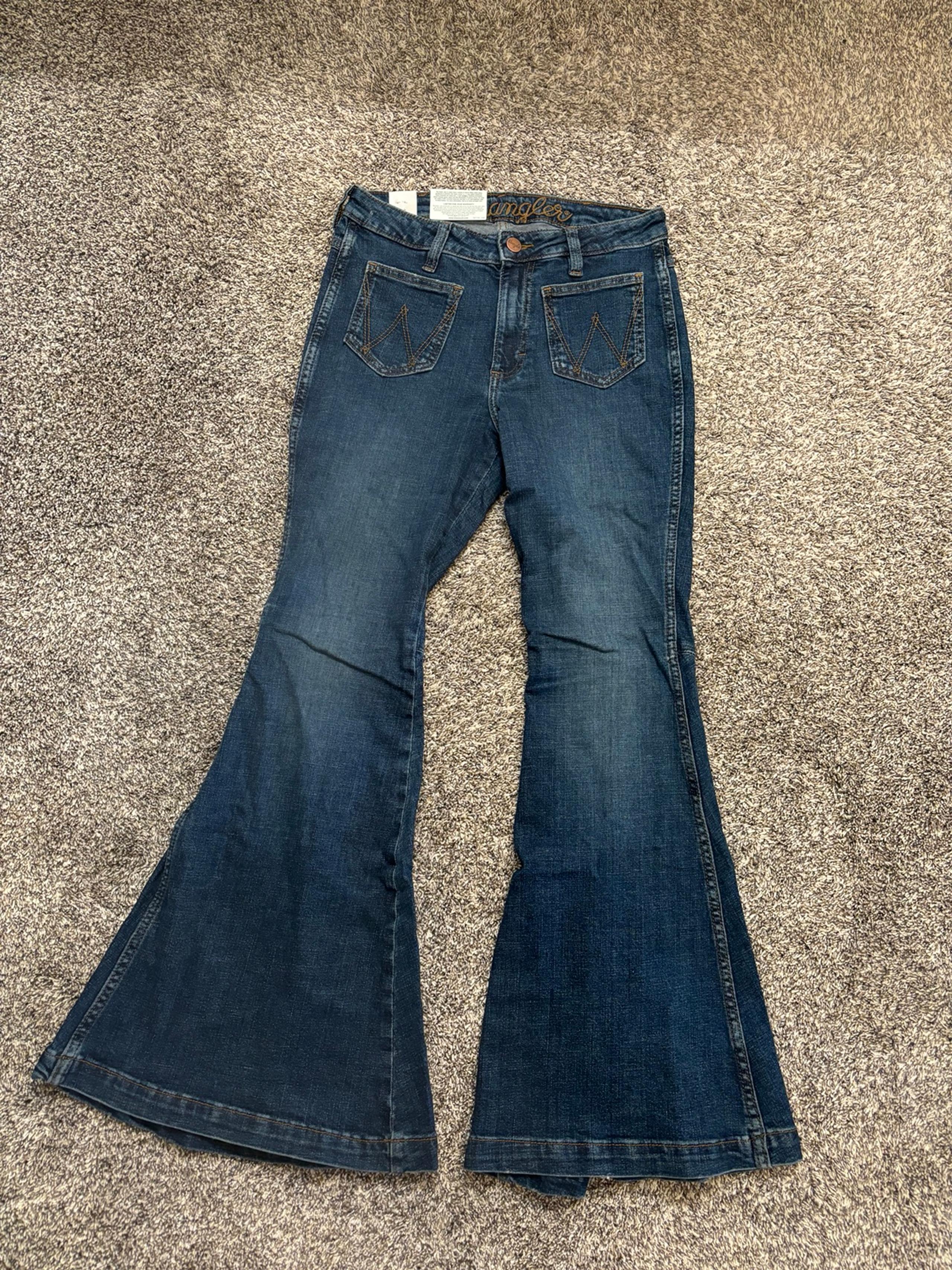 Wrangler Retro women’s High-Rise Flare Jeans Sz 27X32