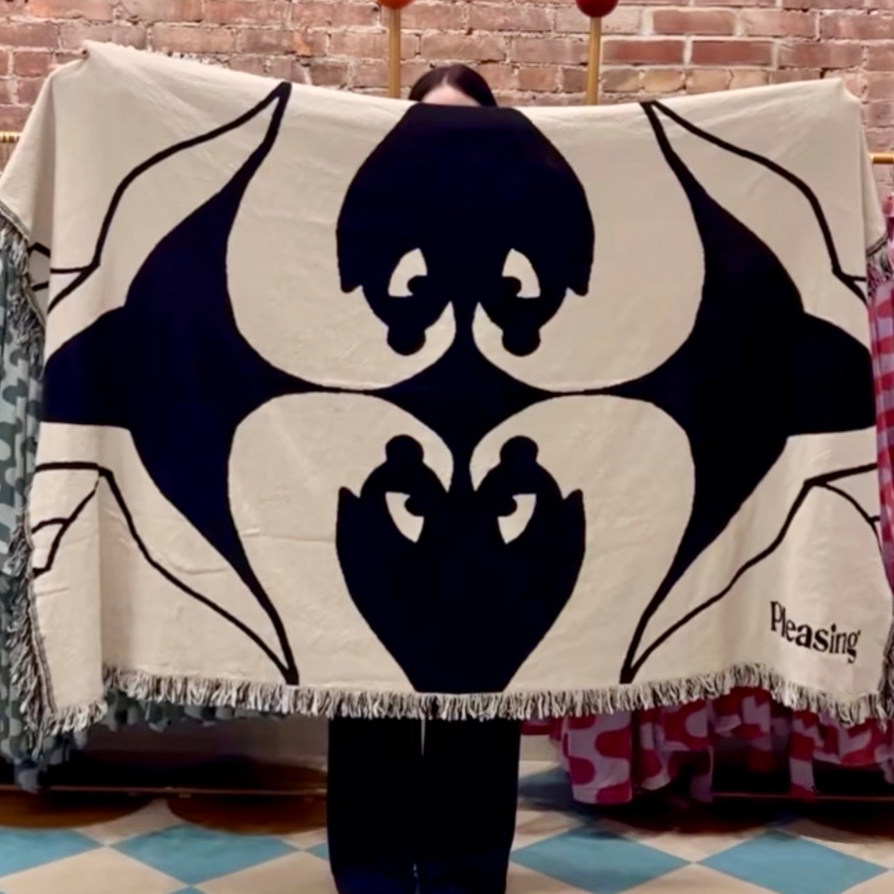 Pleasing Swan Blanket