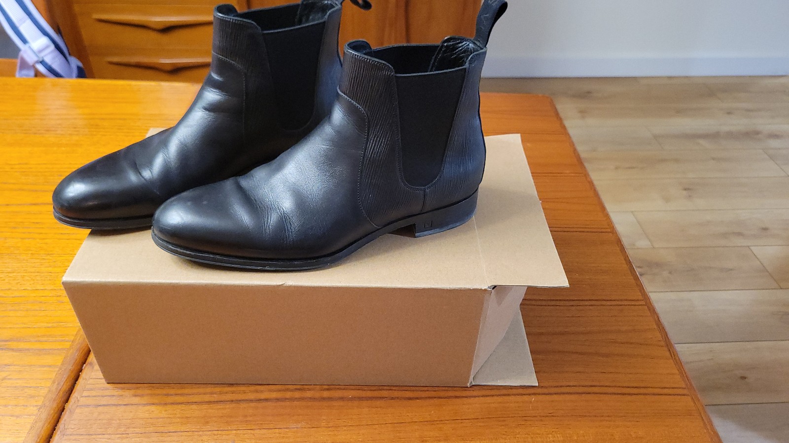 Louis Vuitton Leather Ankle Chelsea Boots