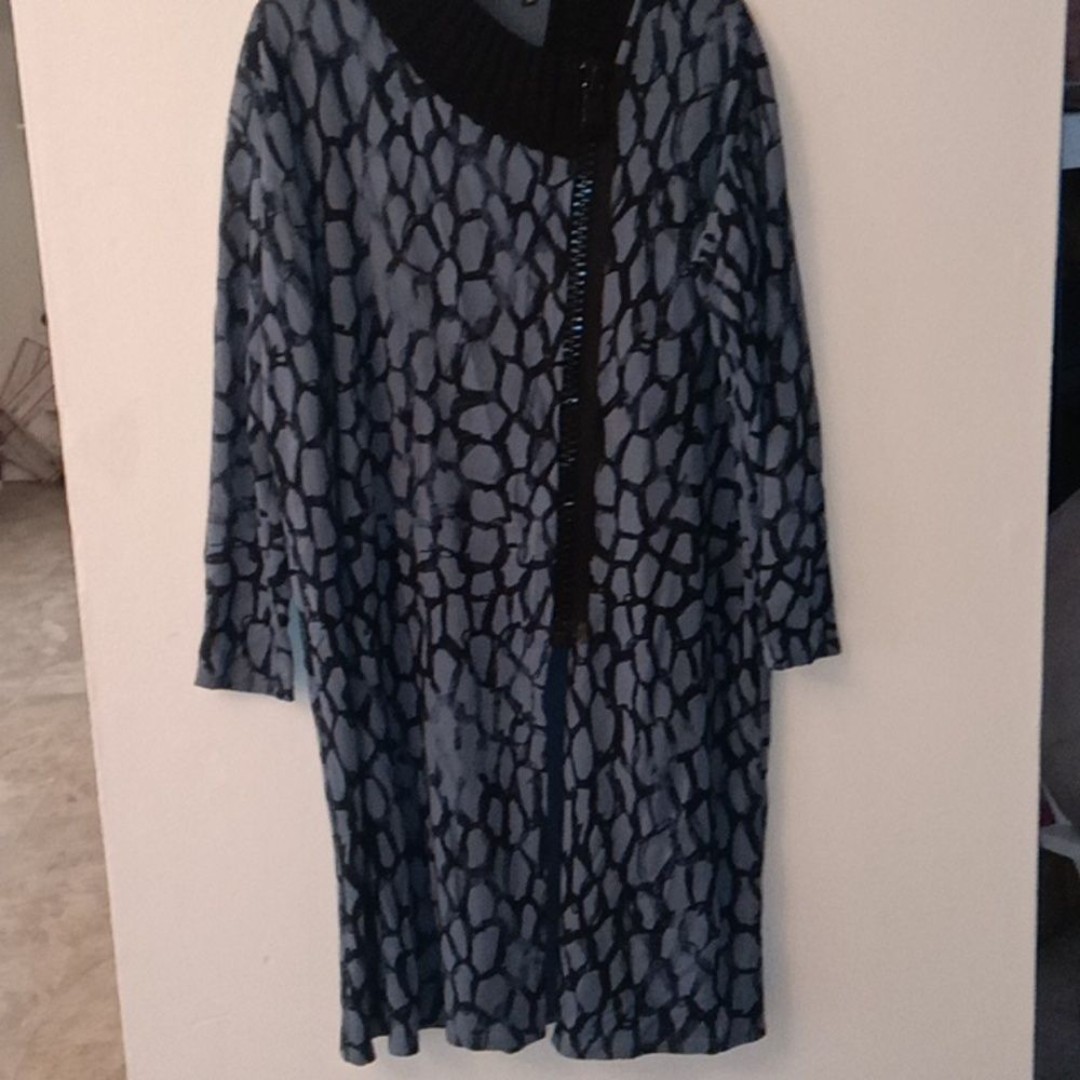 KEDZIOREK Gray and black pattern oversized top 38