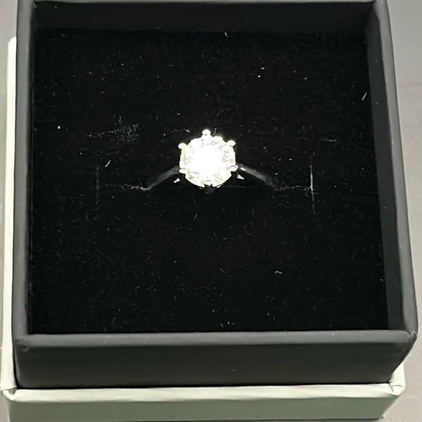 D Luxury 925 Sterling Silver 2ctw Moissanite Ring Size 9 Round Solitaire Design