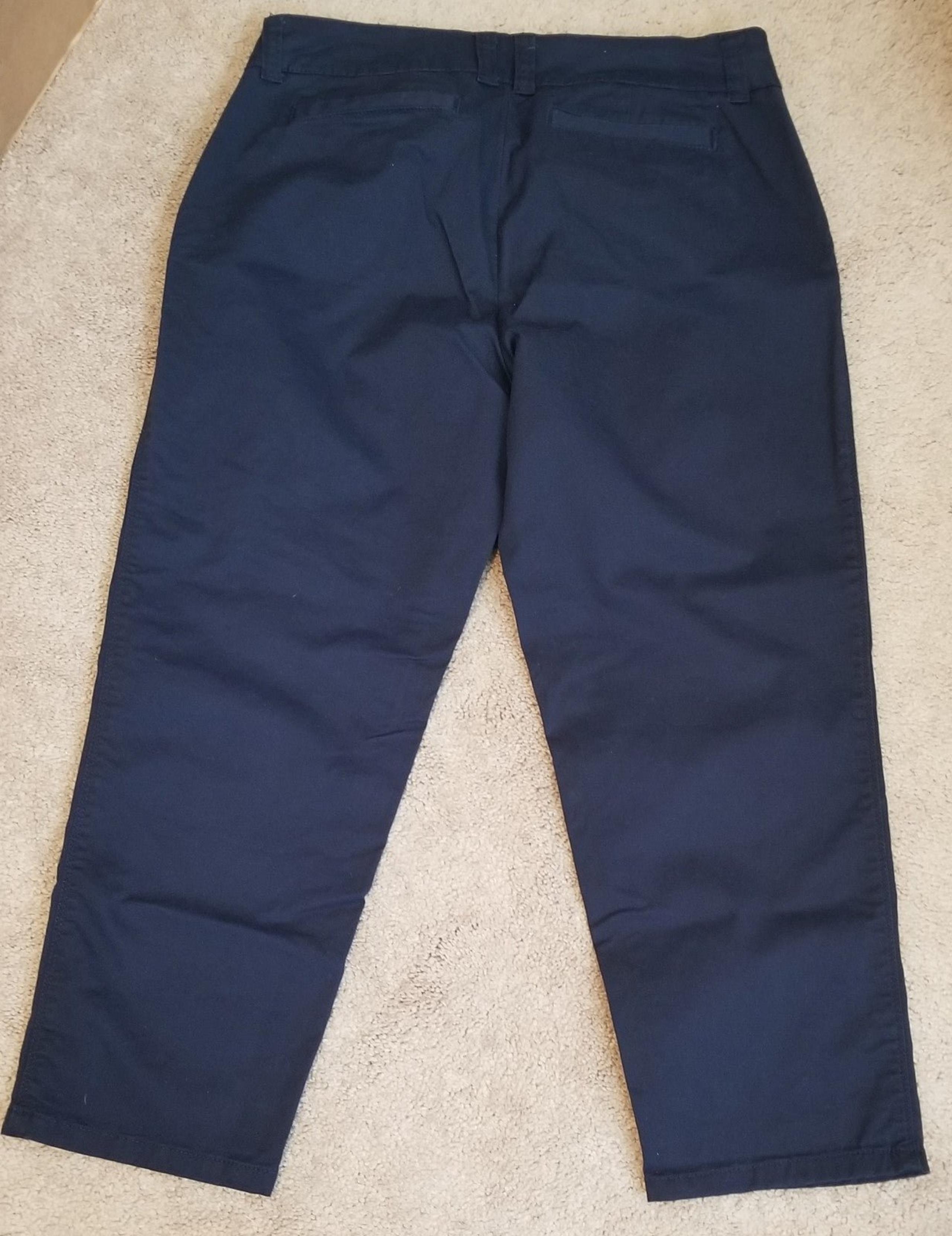 Crown & Ivy Crop Pants. Womens 6 petite. NWOT