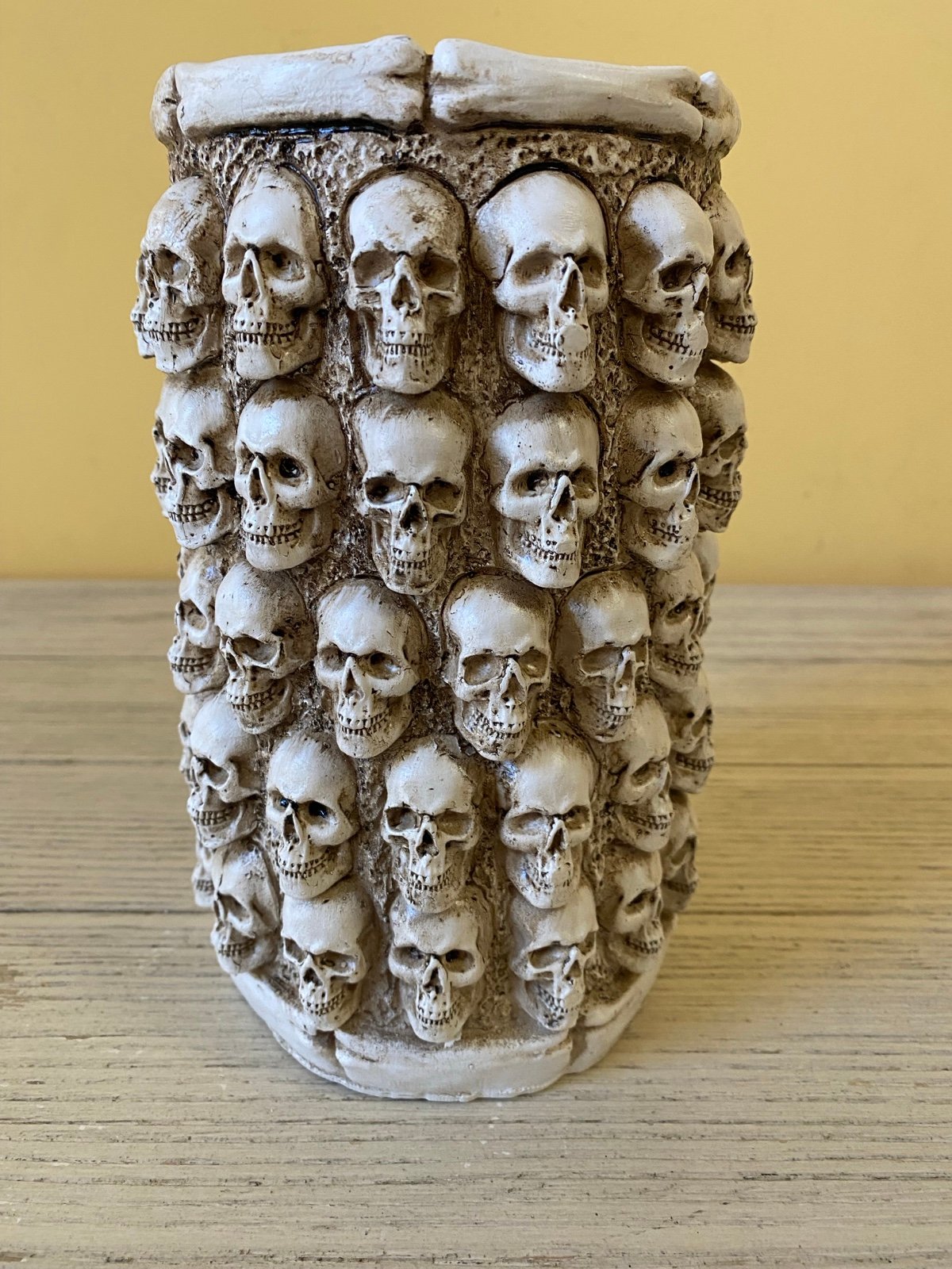 Ashland Resin Mini Skull Vase