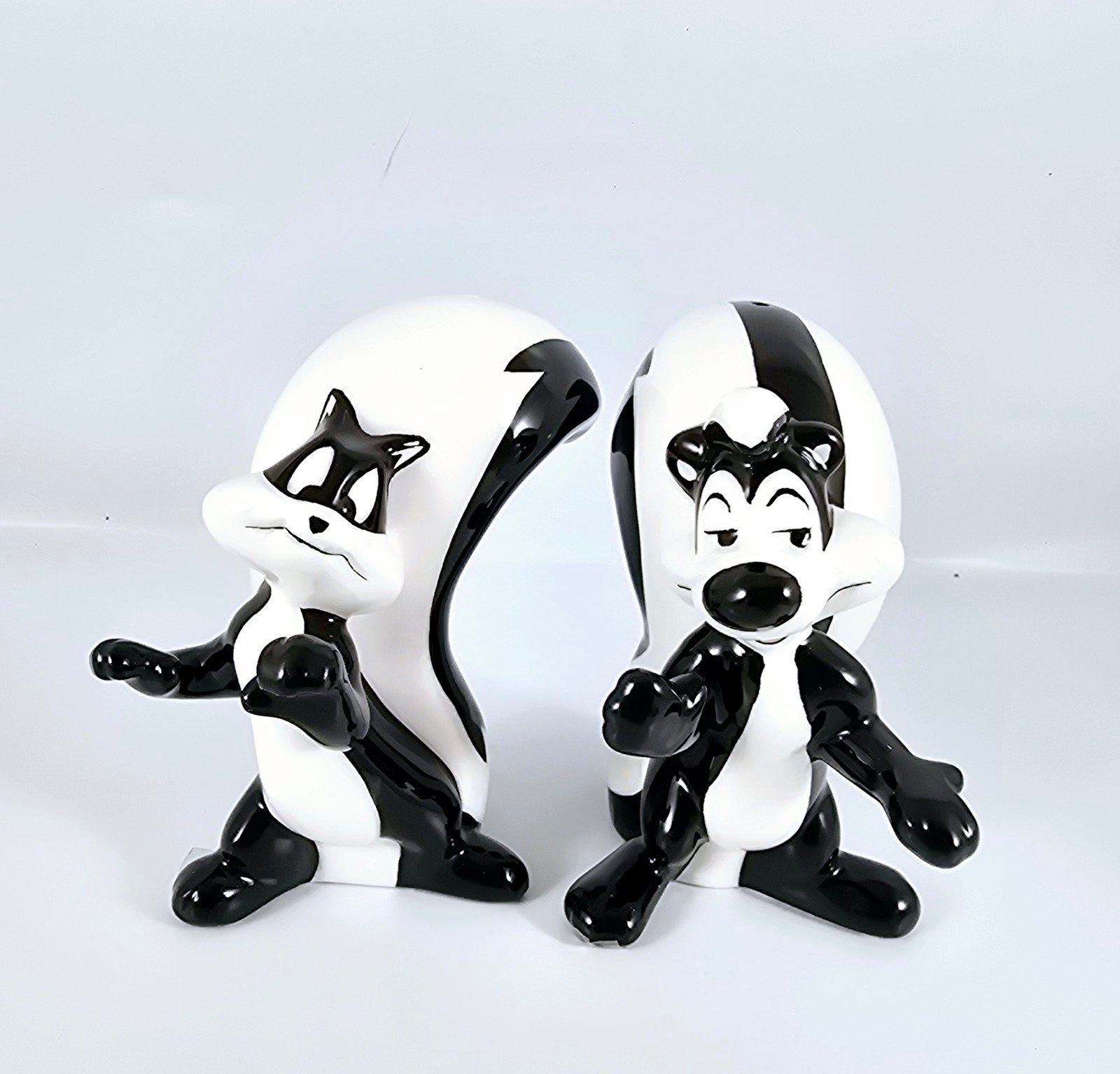 Warner Brothers Looney Tunes Pepe Le Pew Penelope Salt and Pepper Shaker Set