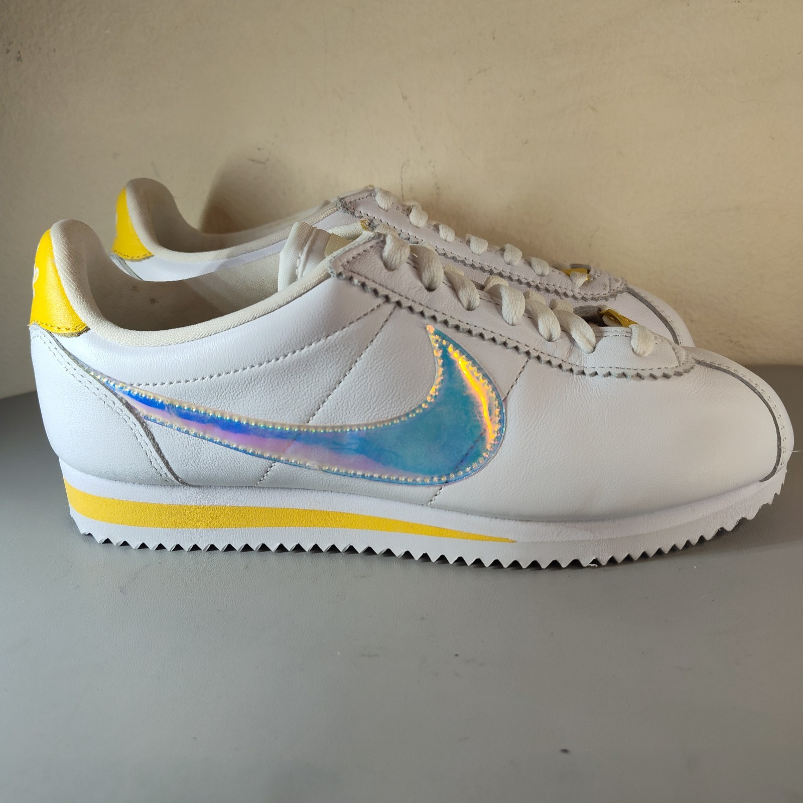 Size 7 - Nike Classic Cortez White Topaz Gold W