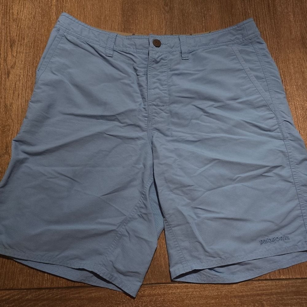 PATAGONIA Men's Size 35 Swim Trunks WAVEFARER Board Shorts 86645 Blue Beach