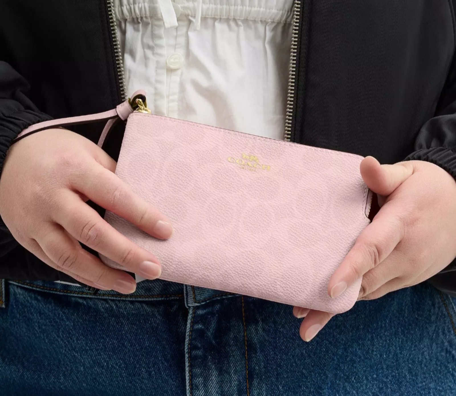 Coach Corner Zip Wristlet Powder Pink