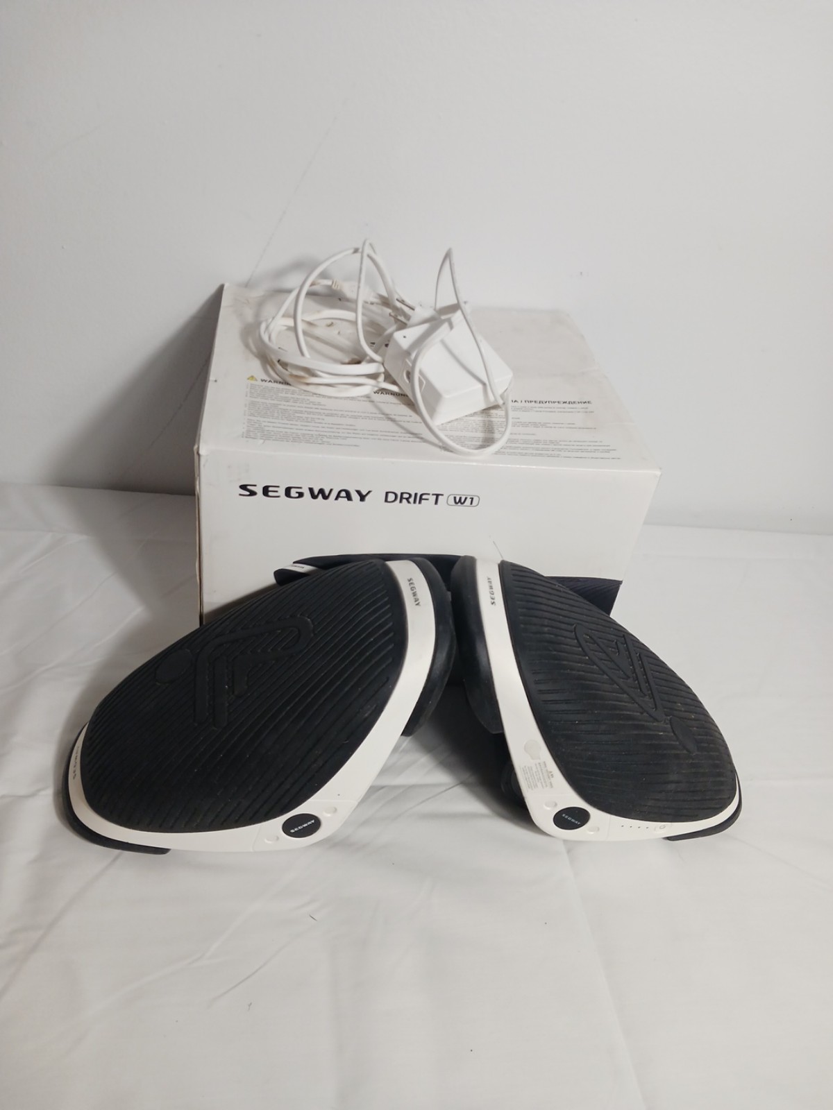 Excellent Segway Drift W1 Electric Roller Skates With Power Supply