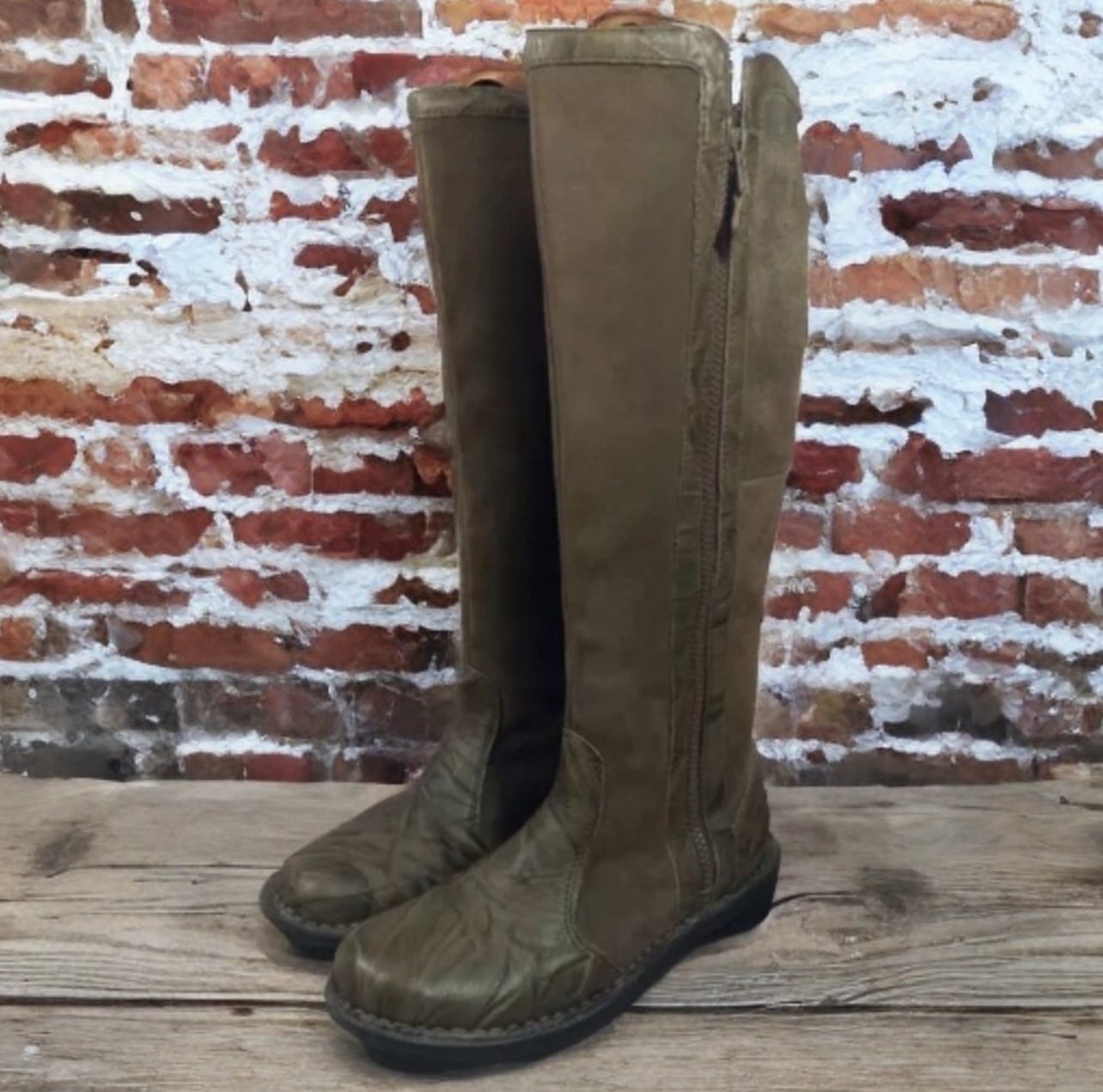 CLARKS SUEDE/LEATHER BOOTS