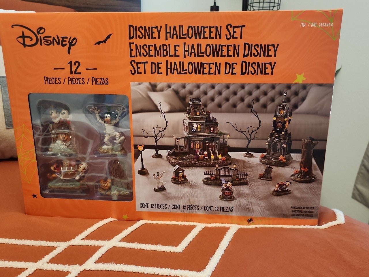 **NEW** Disney Halloween Village Set, 12-piece Haunted House Costco - NEW