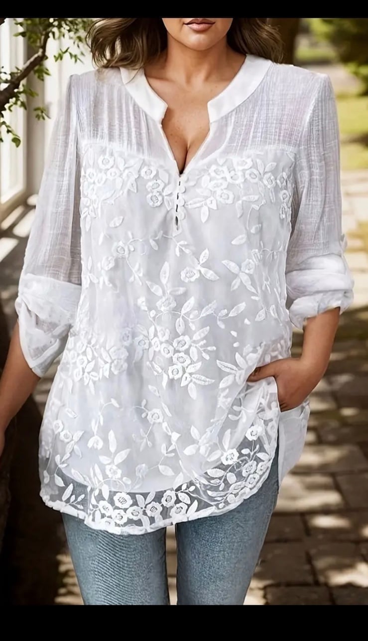 New Boutique Elegant VNeck rolls tab sleeves with lace size 4X I