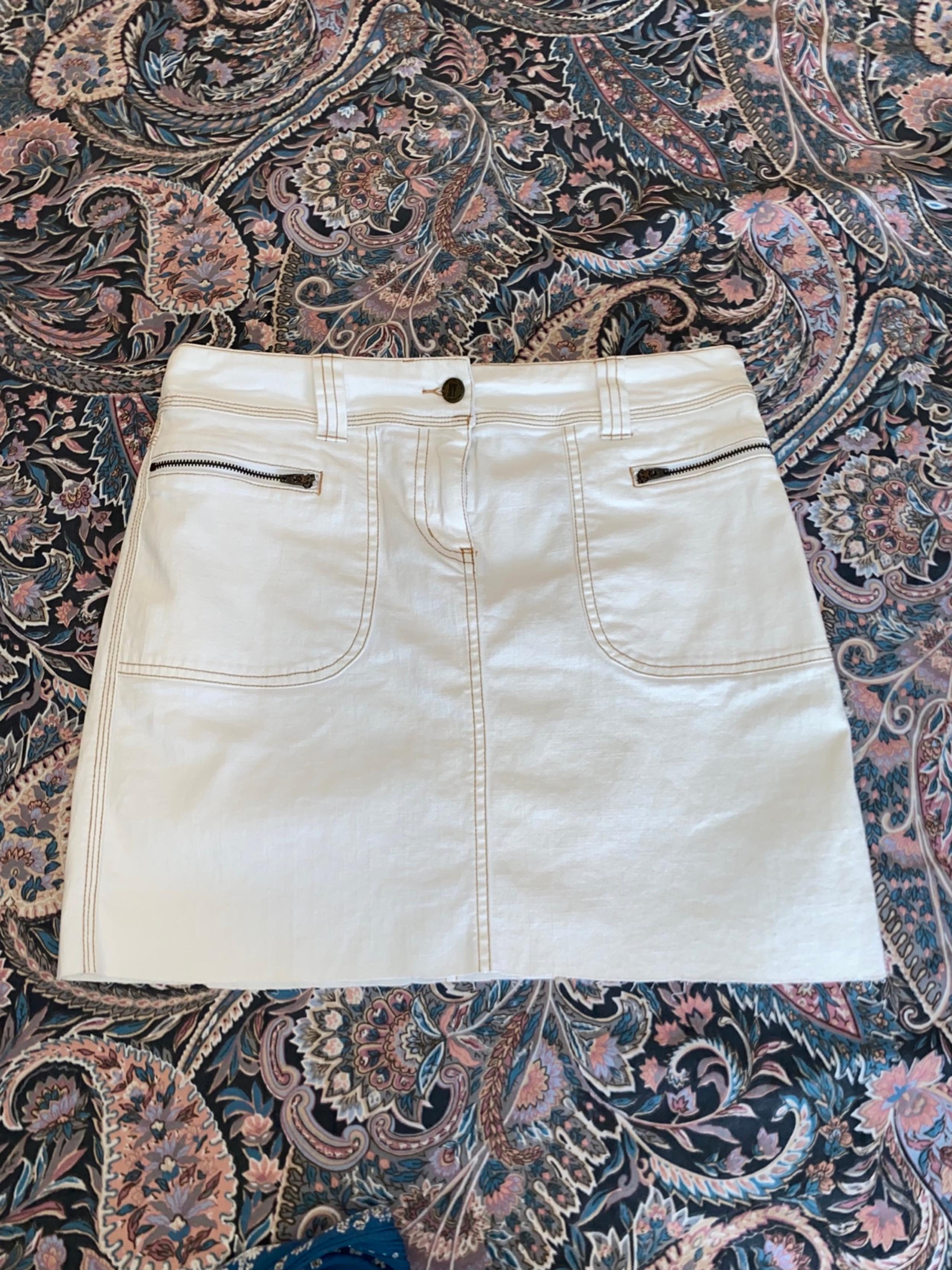 Vintage 2000s Y2K New York & Company White Mini Skirt Tan Stitching Size 6