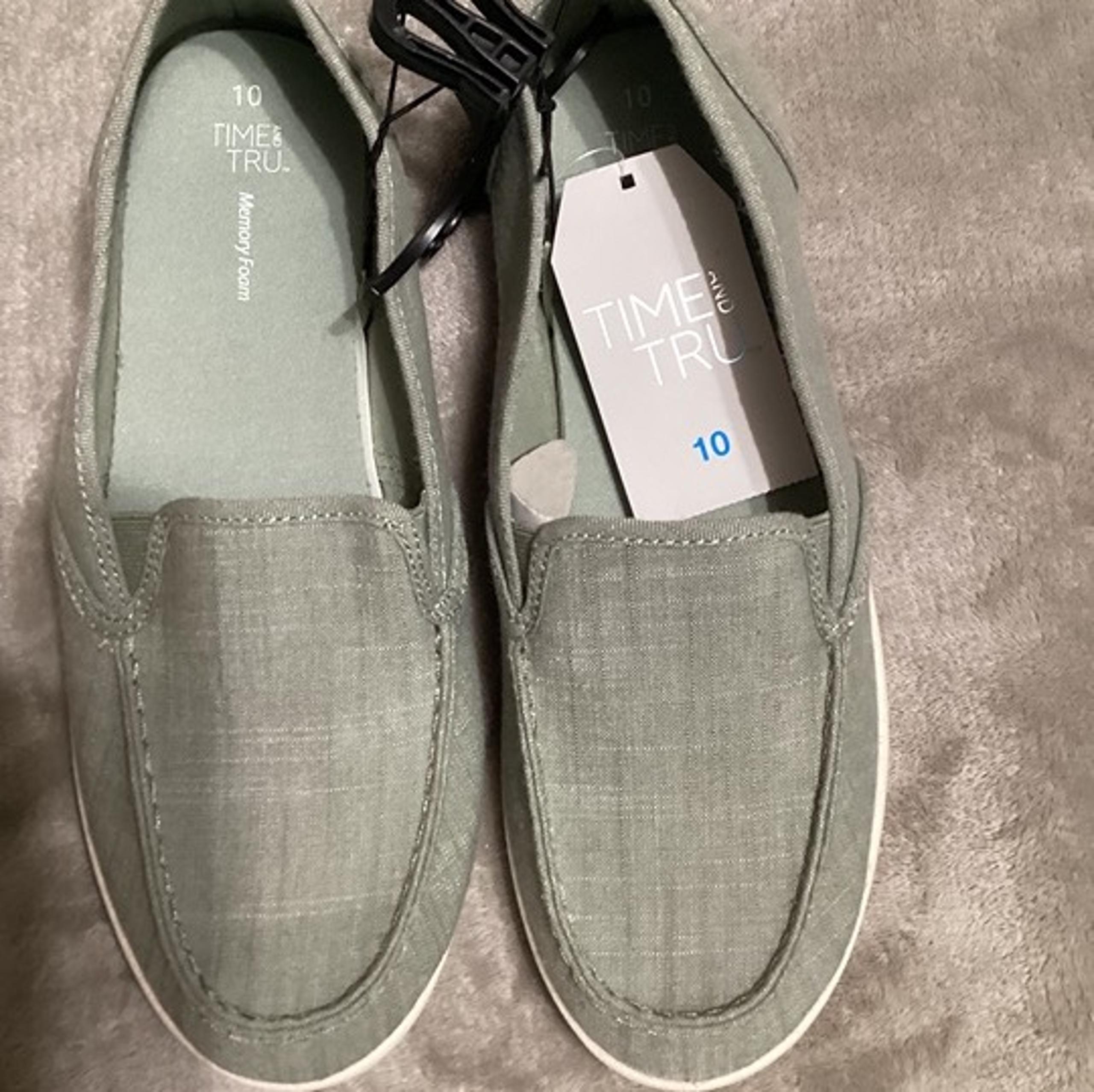 New Woman’s Time + Tru Canvas Slip Ons