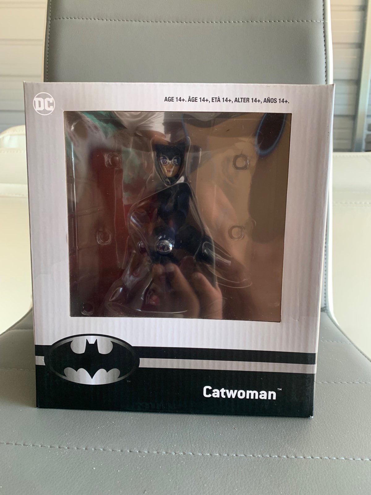 CATWOMAN Jim Lee Statue Figure ThinkGeek Chronicle Collectibles Gamestop