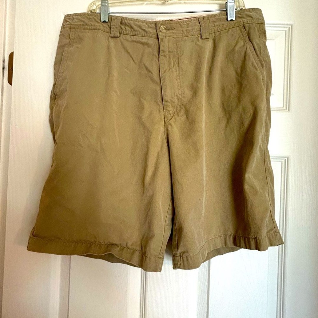 Tommy Bahama men’s Flat Front Shorts Size 36