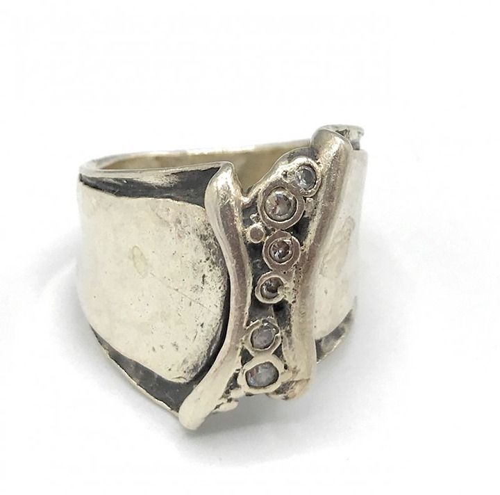 R1441 Retired Silpada Zirconia ring Size 7