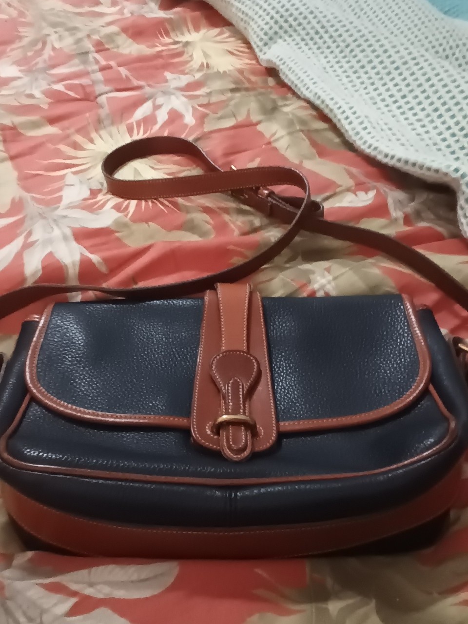 vintage dooney & burke-black pebbled leather/british tan crossbody bag1 shipping