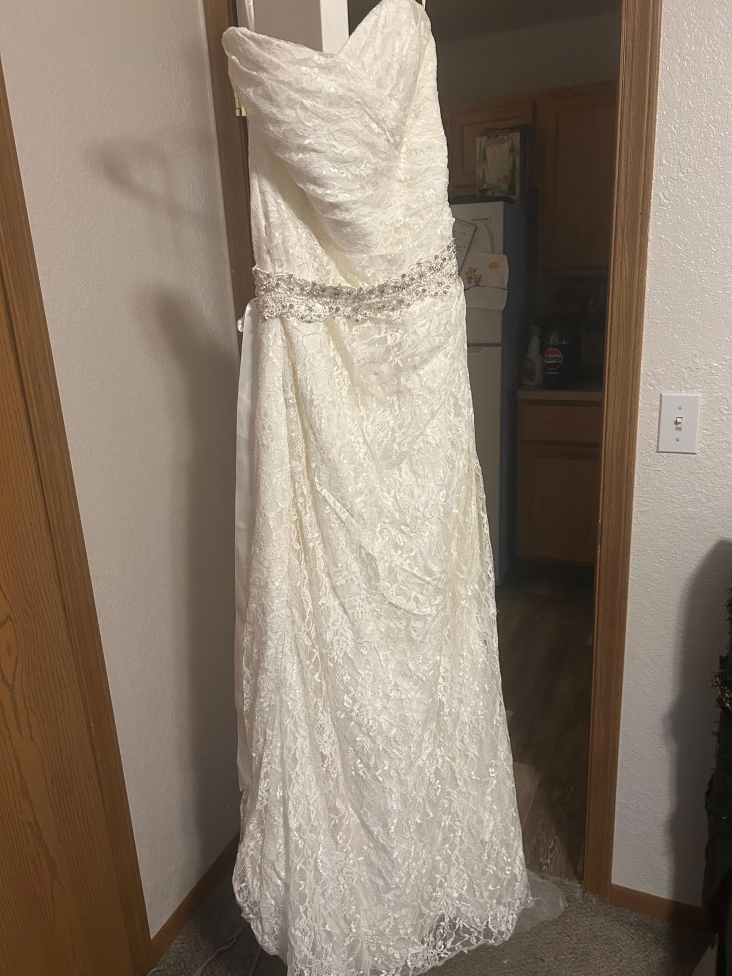 Wedding dress with belt