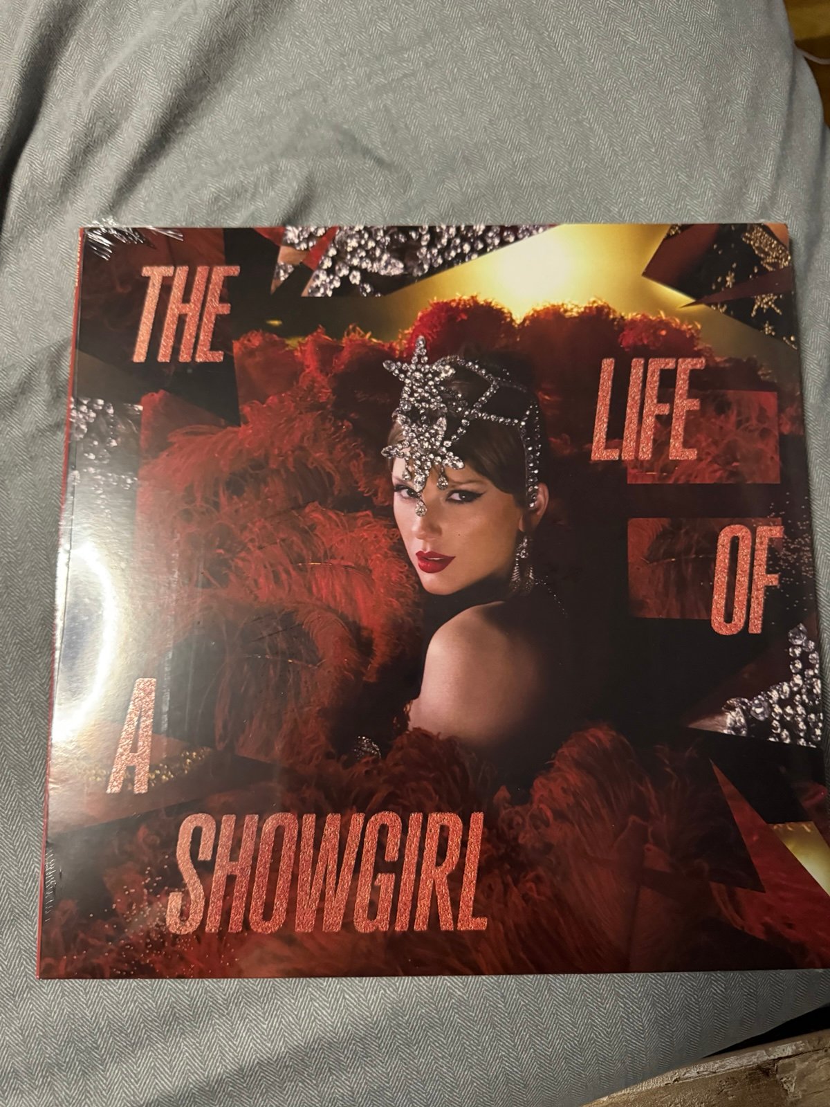 THE LIFE OF A SHOWGIRL TINY BUBBLES IN CHAMPAGNE RED LIPSTICK AND LACE IN HAND