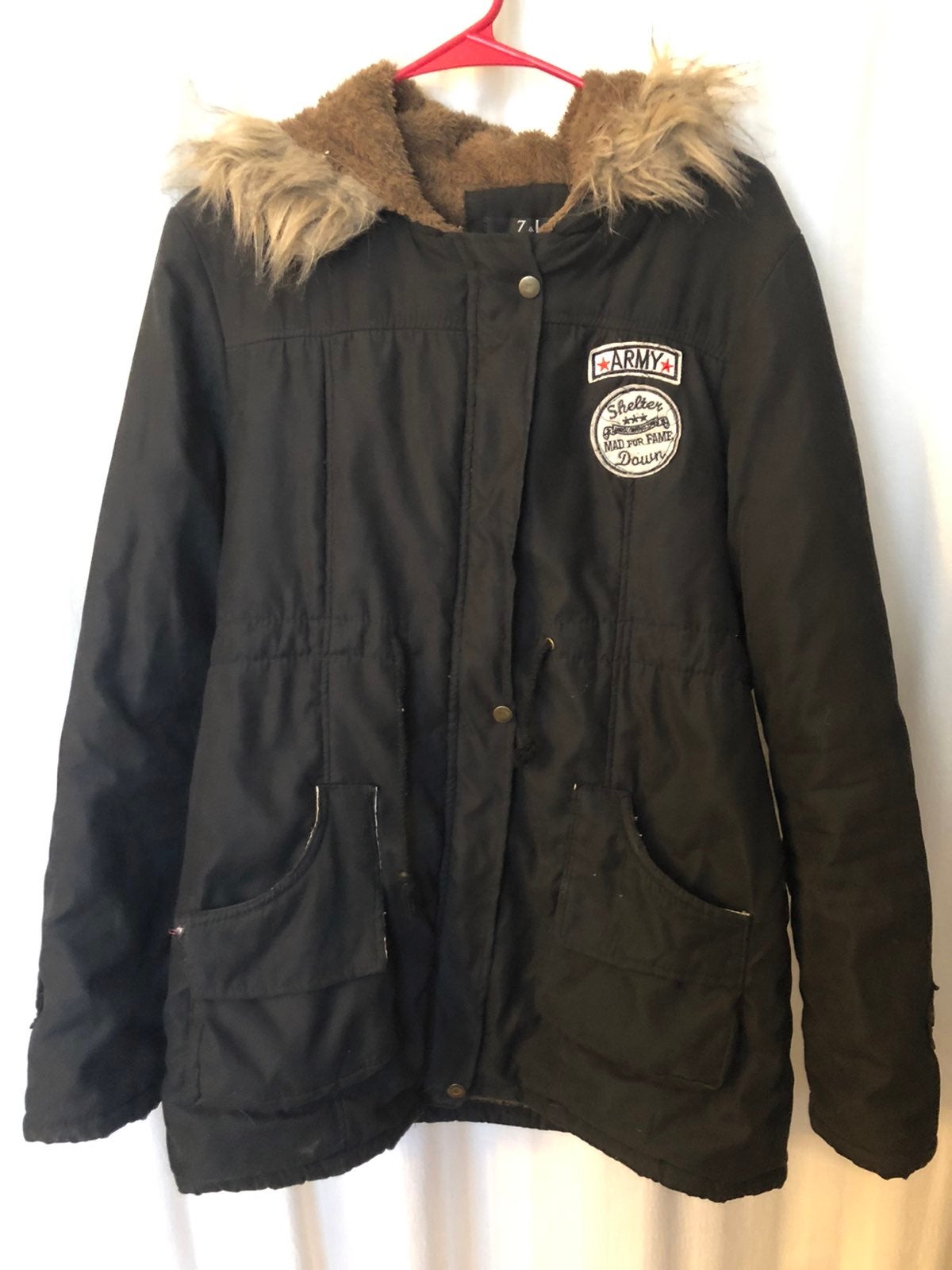 Z&I xl parka jacket with fur hood w/embroidered patches