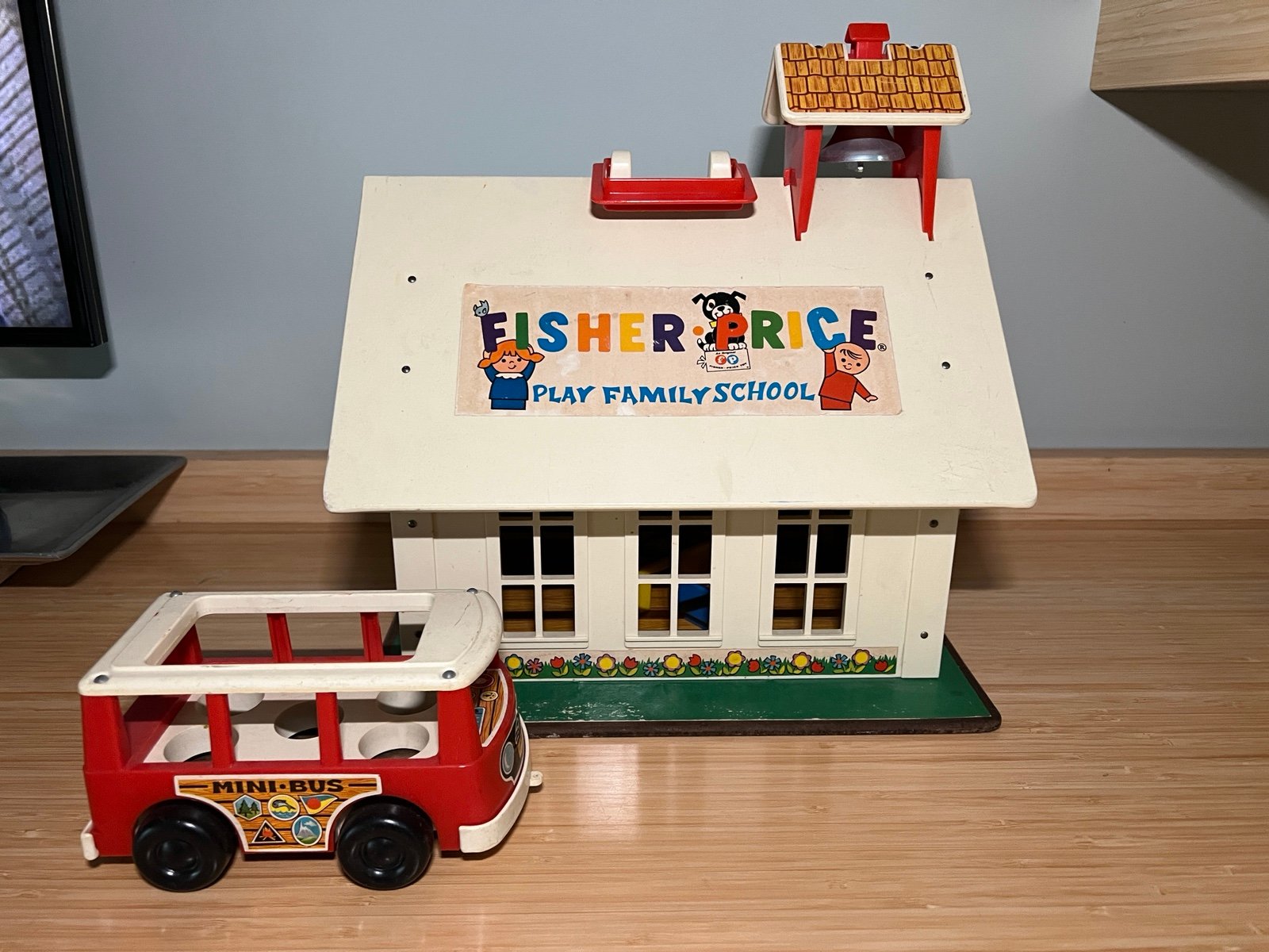 Vintage 1971 Fisher Price Little People Play Family 923