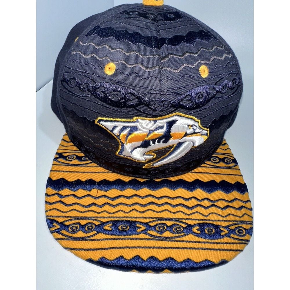 Zephyr NHL Nashville Predators RARE Thick Flat Bill SnapBack Hat- (15)