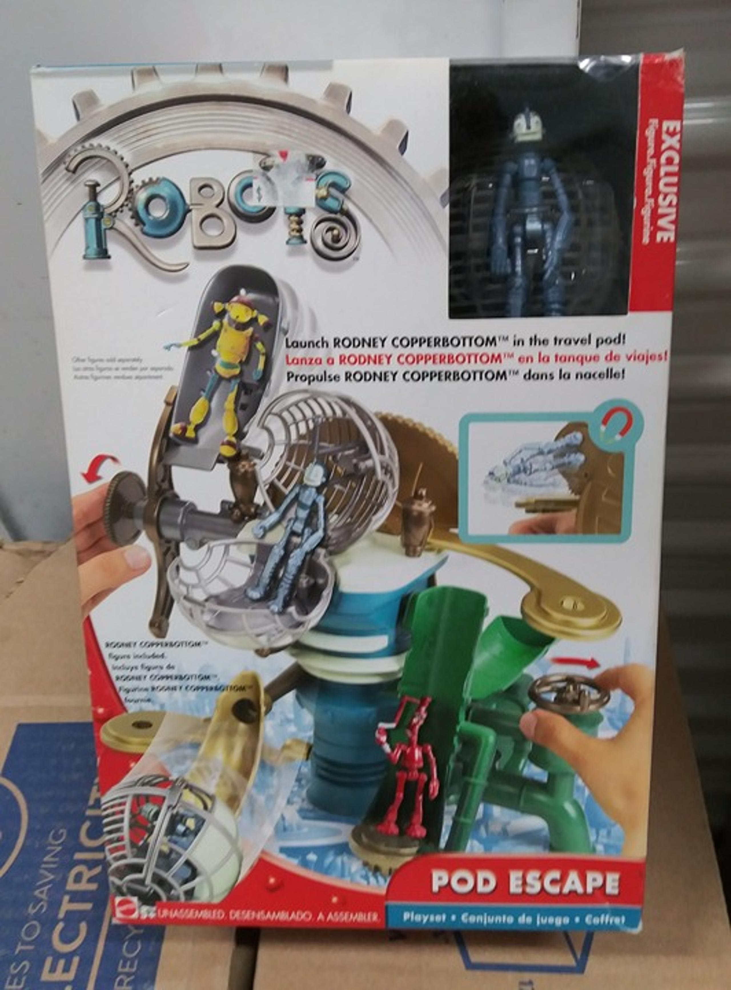 Mattel Movie Robots Pod Escape Playset  with Rodney Copperbottom Figure