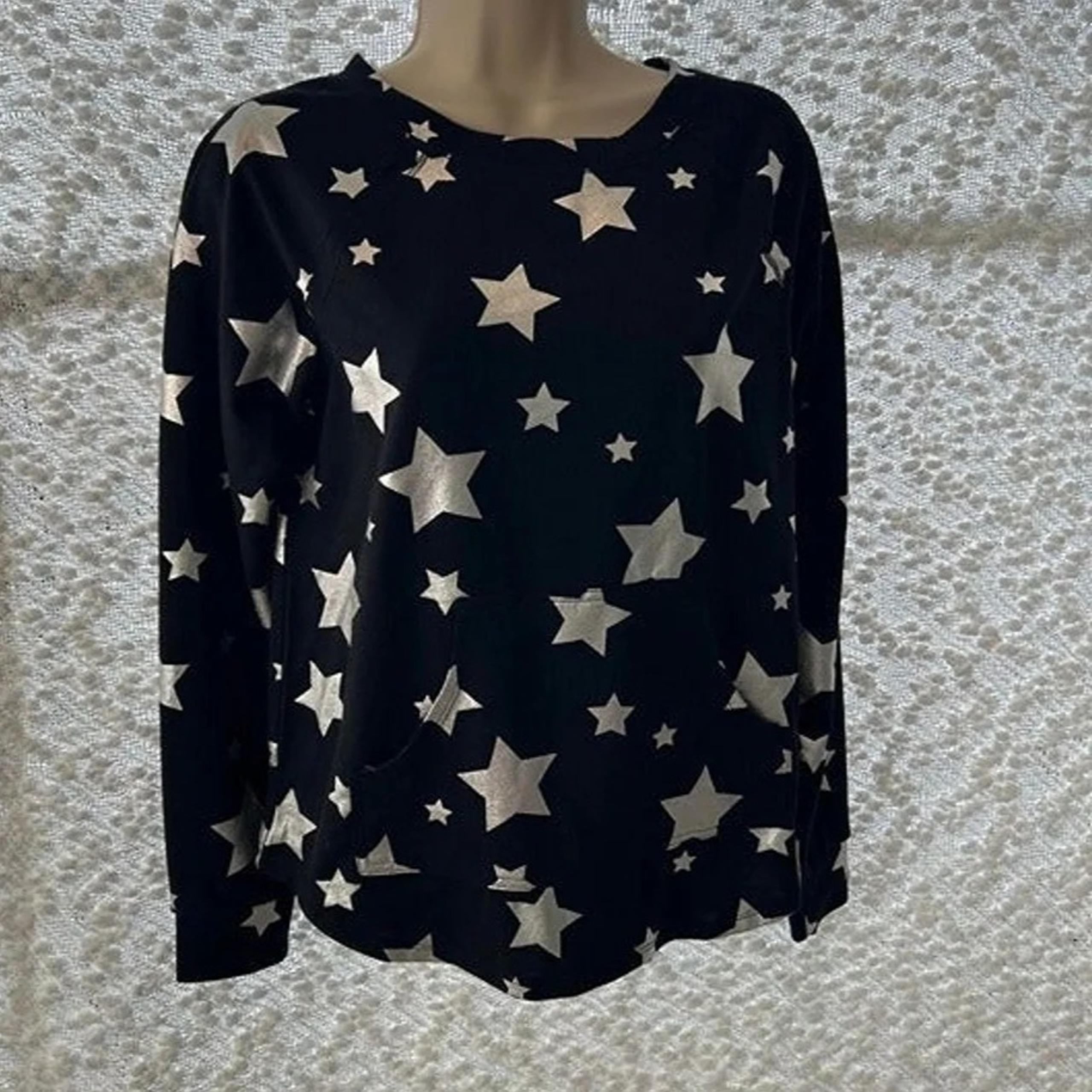 Women's Lightweight Black Crewneck Sweatshirt with Silver Stars with Muff Pocket
