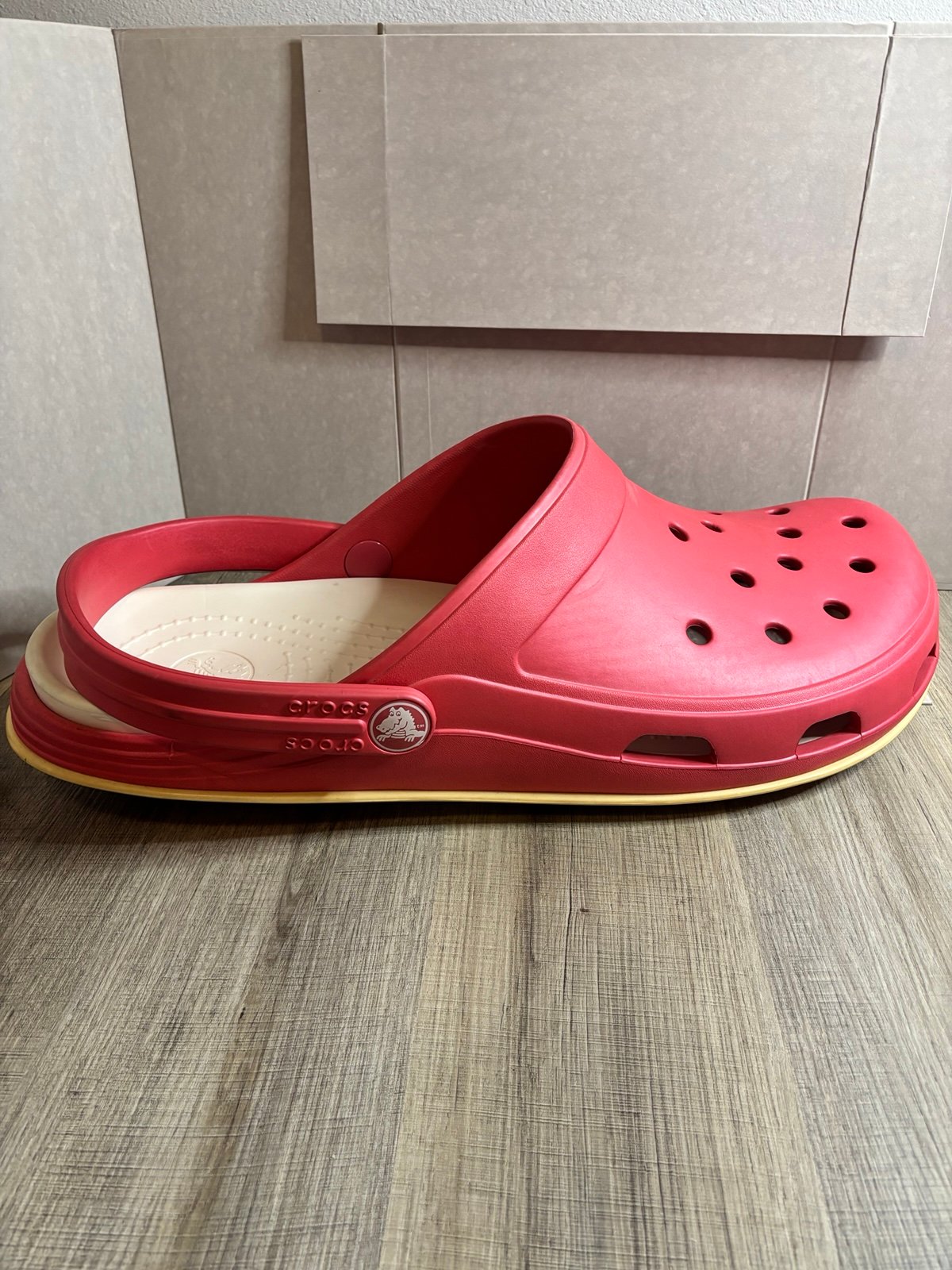 25 Inch Red Display Croc shoe