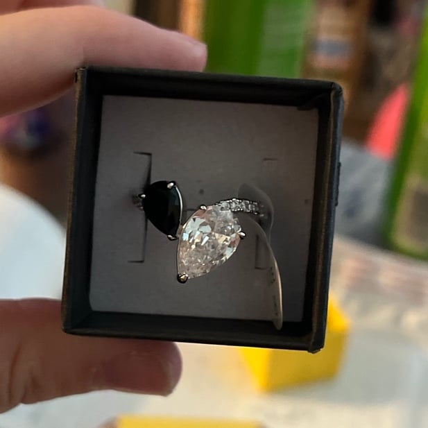Size 8 black onyx ring