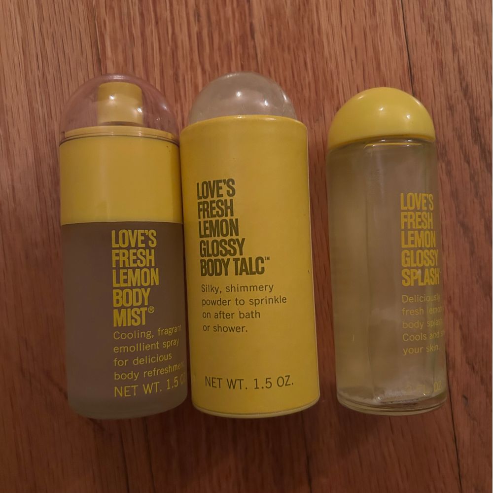 RARE! MENLEY JAMES Vintage Love's Fresh Lemon Glossy Splash Body Talc, Body Mist