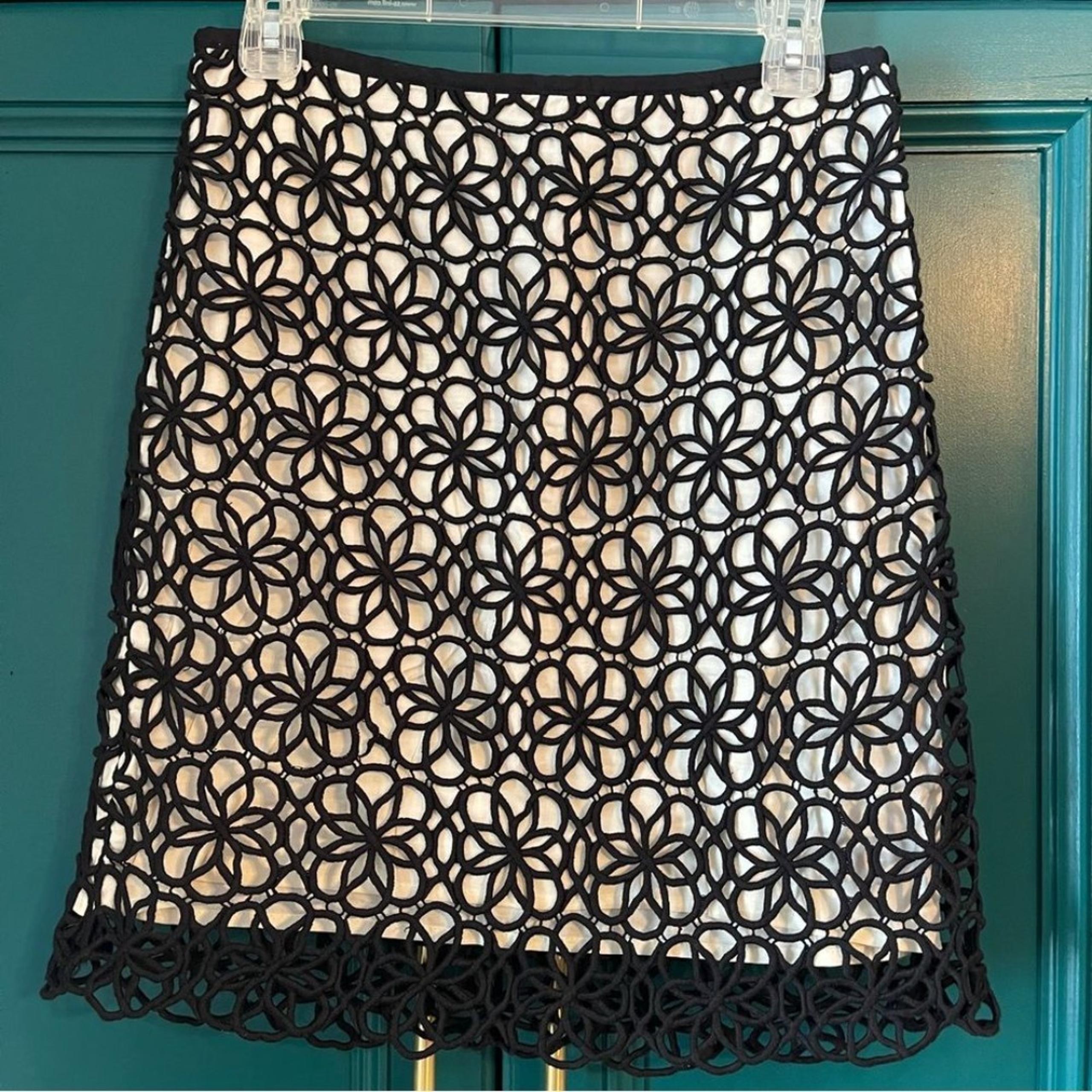 Anthropologie 9-H15 STCL black Dilated Lace pencil skirt size 2