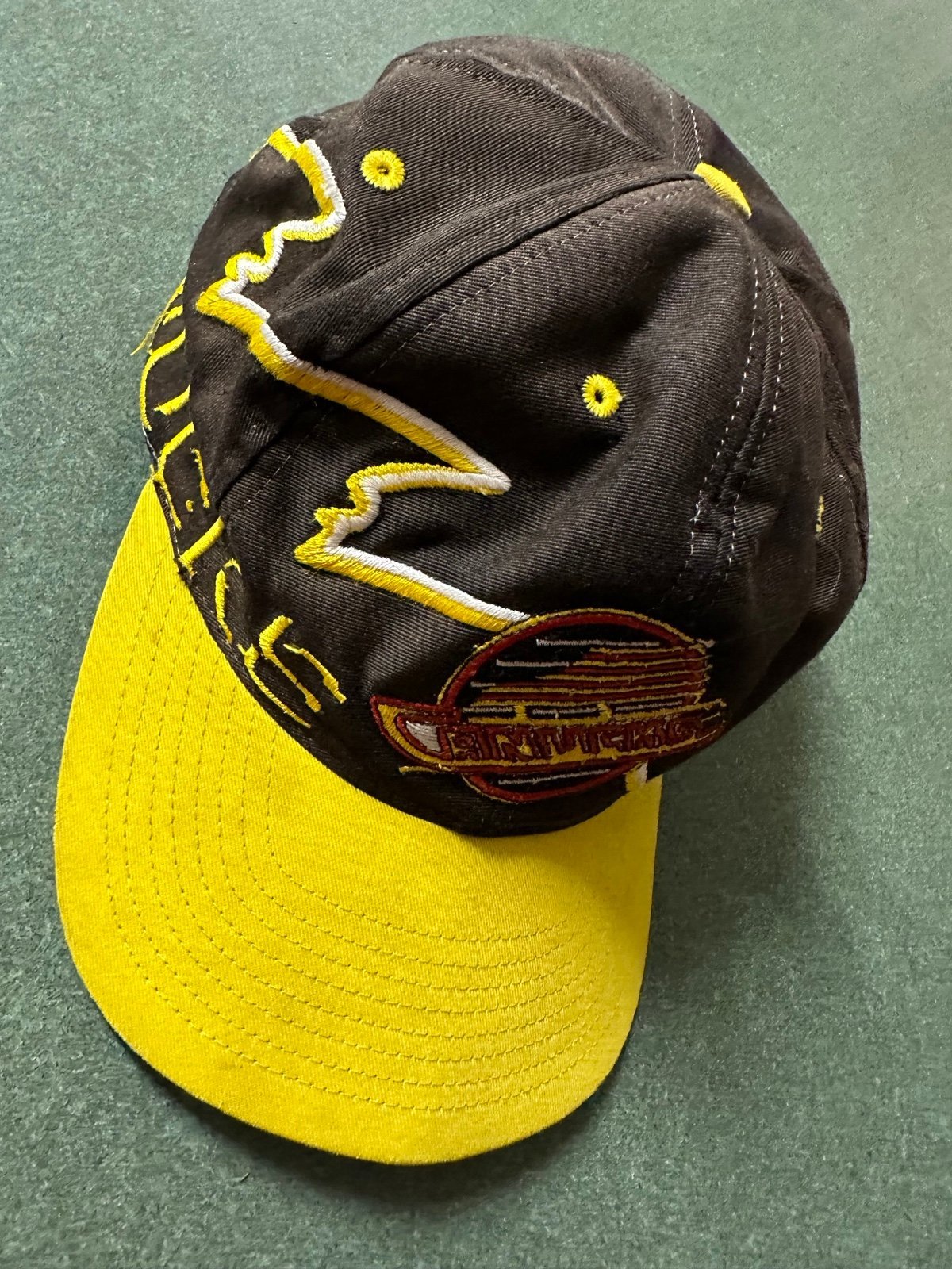 Vintage Vancouver Canucks Snapback Hat Sharktooth Wave Logo 7 Rare Shark Tooth