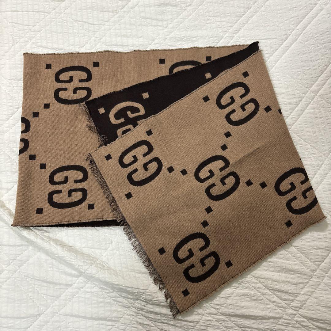 Gucci GG logo scarf beige/black.