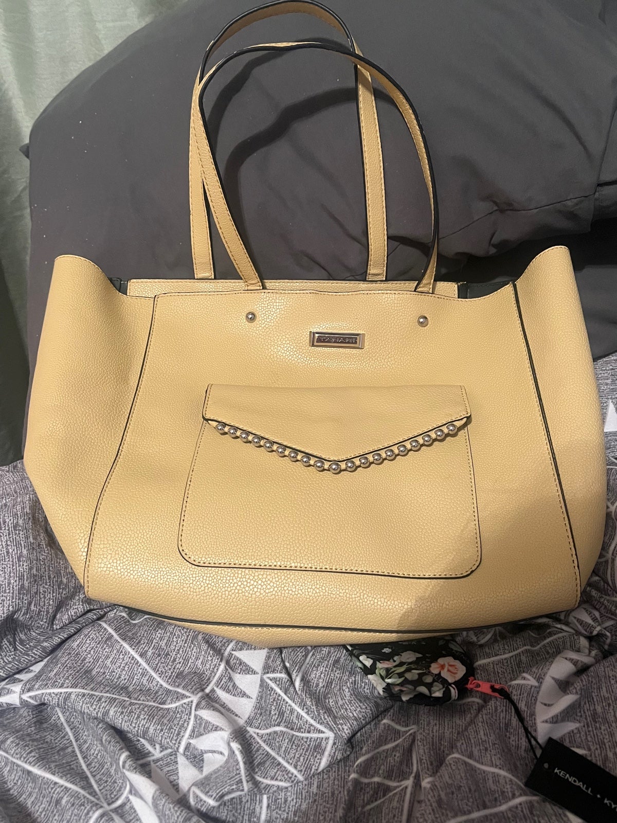 purses and handbags in