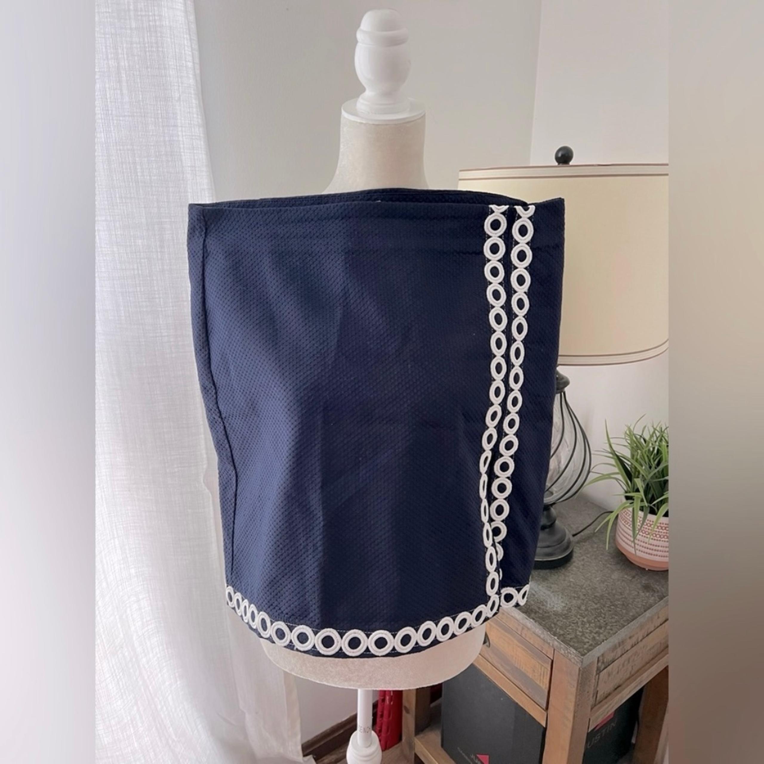 Talbots navy skort