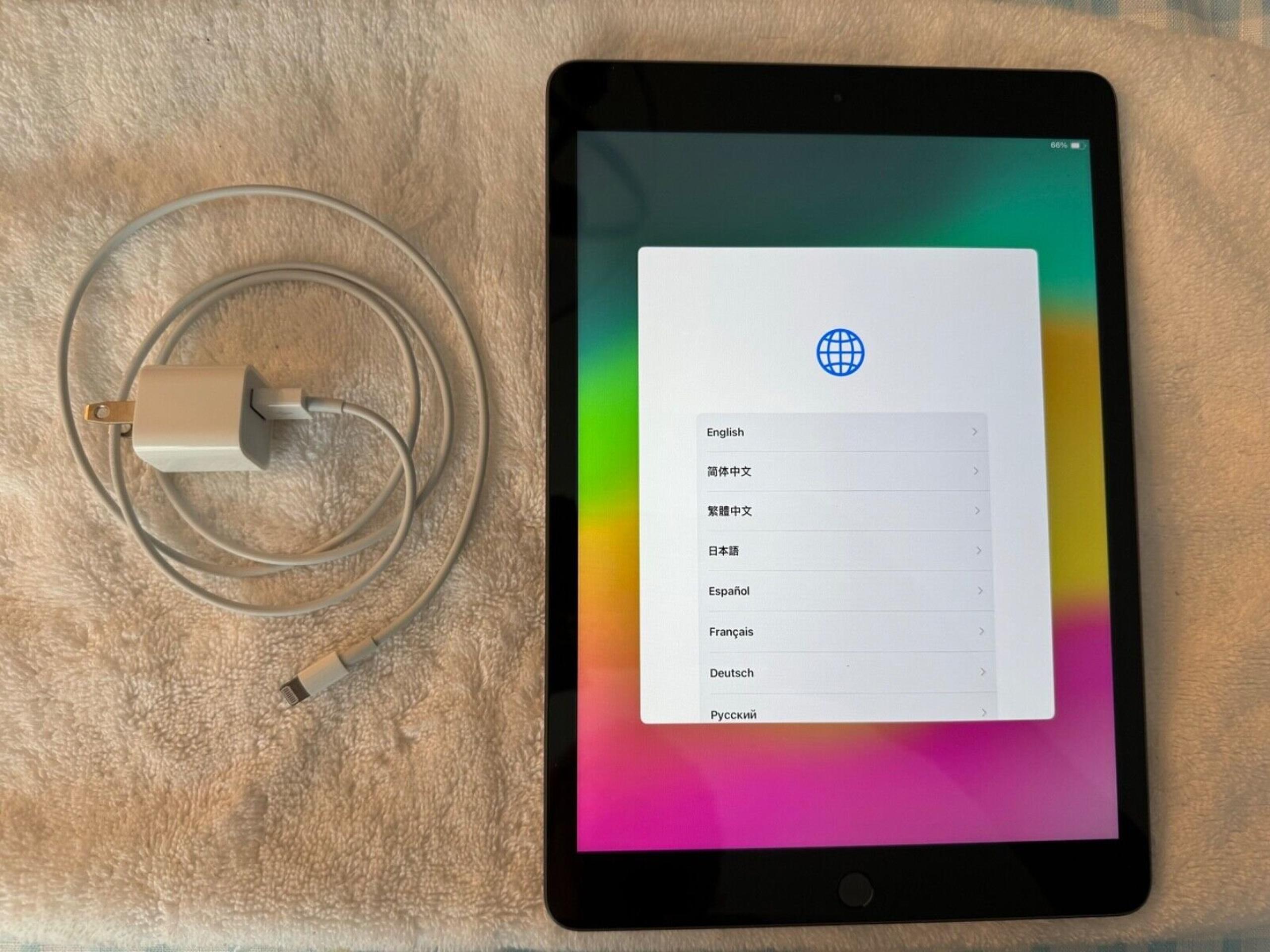 Apple iPad 8th Generation. 128GB, Wi-Fi, 10.2 in - Space Gray Wi-Fi Tablet