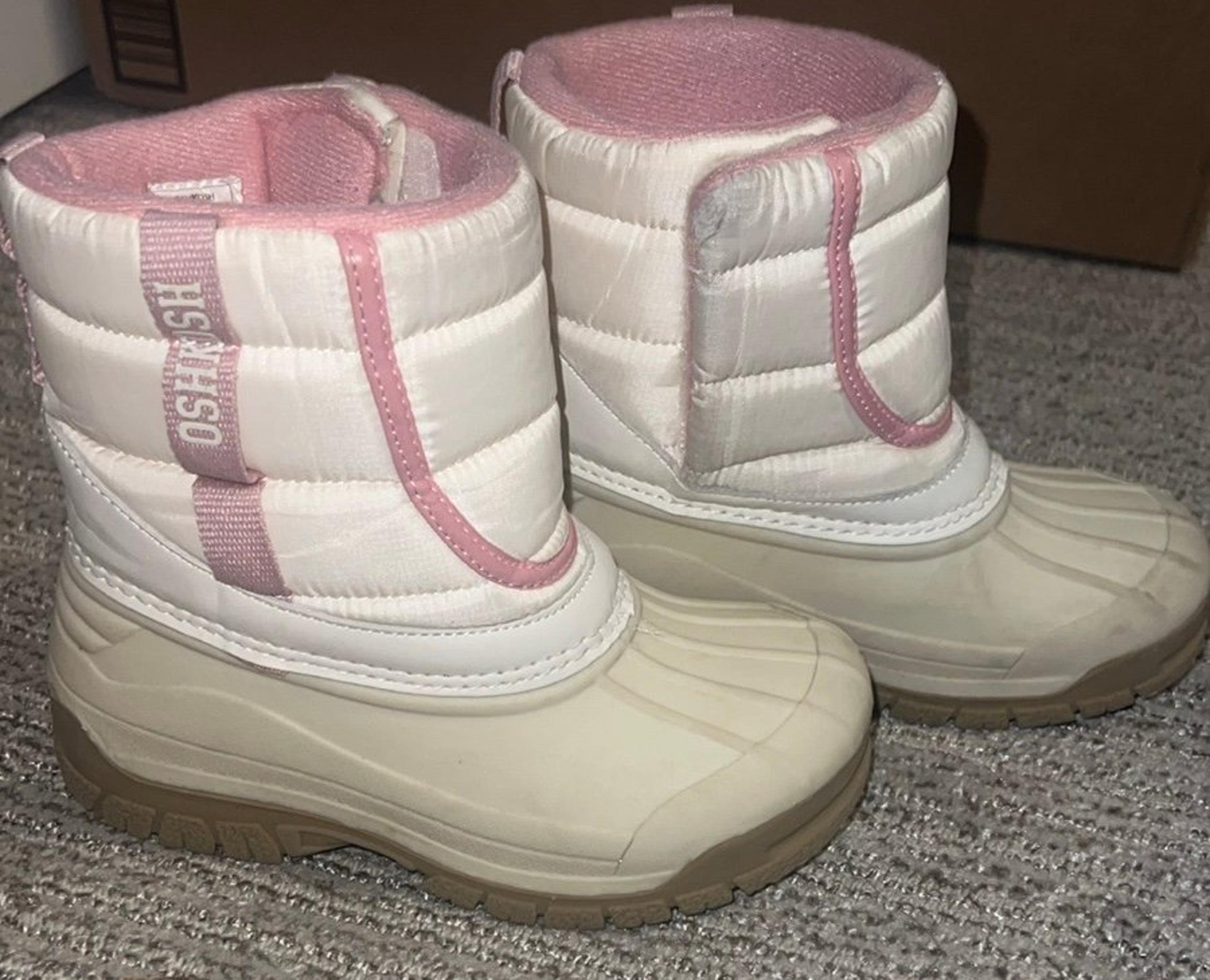 Oshkosh little kids size 11 boots